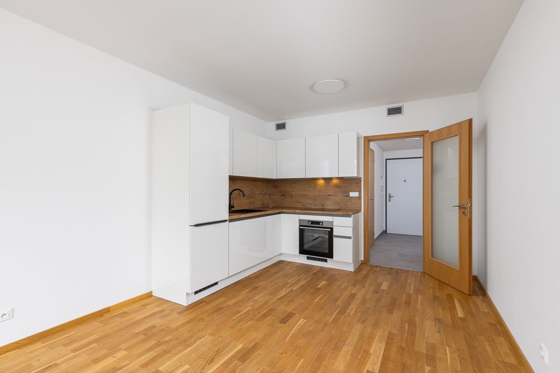 Studio flat to rent, 31 m², Smržových, Prague, Prague Studio flat to rent, 31 m², Smržových, Prague, Prague