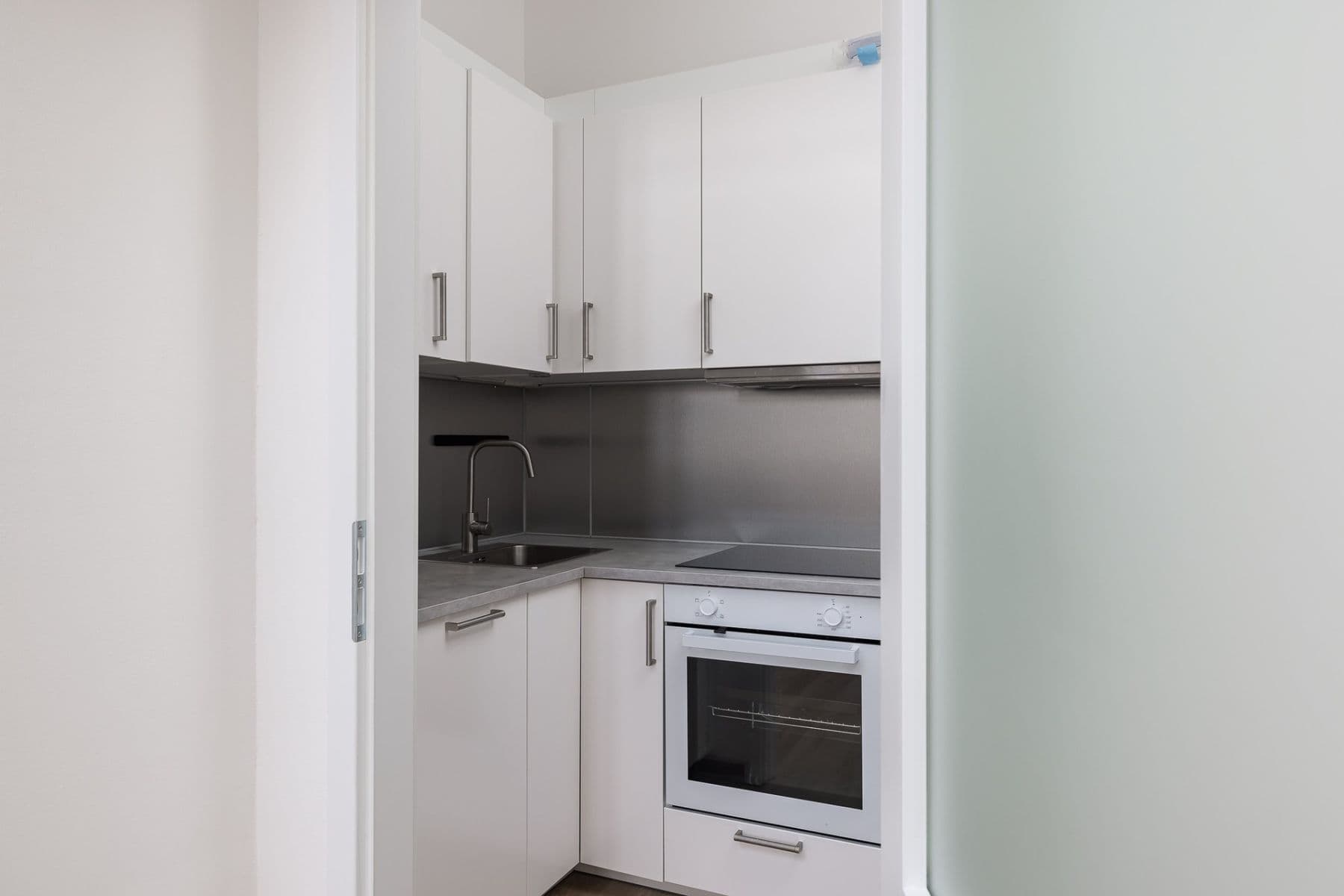 Studio flat to rent, 29 m², Milíčova, Prague, Prague Studio flat to rent, 29 m², Milíčova, Prague, Prague