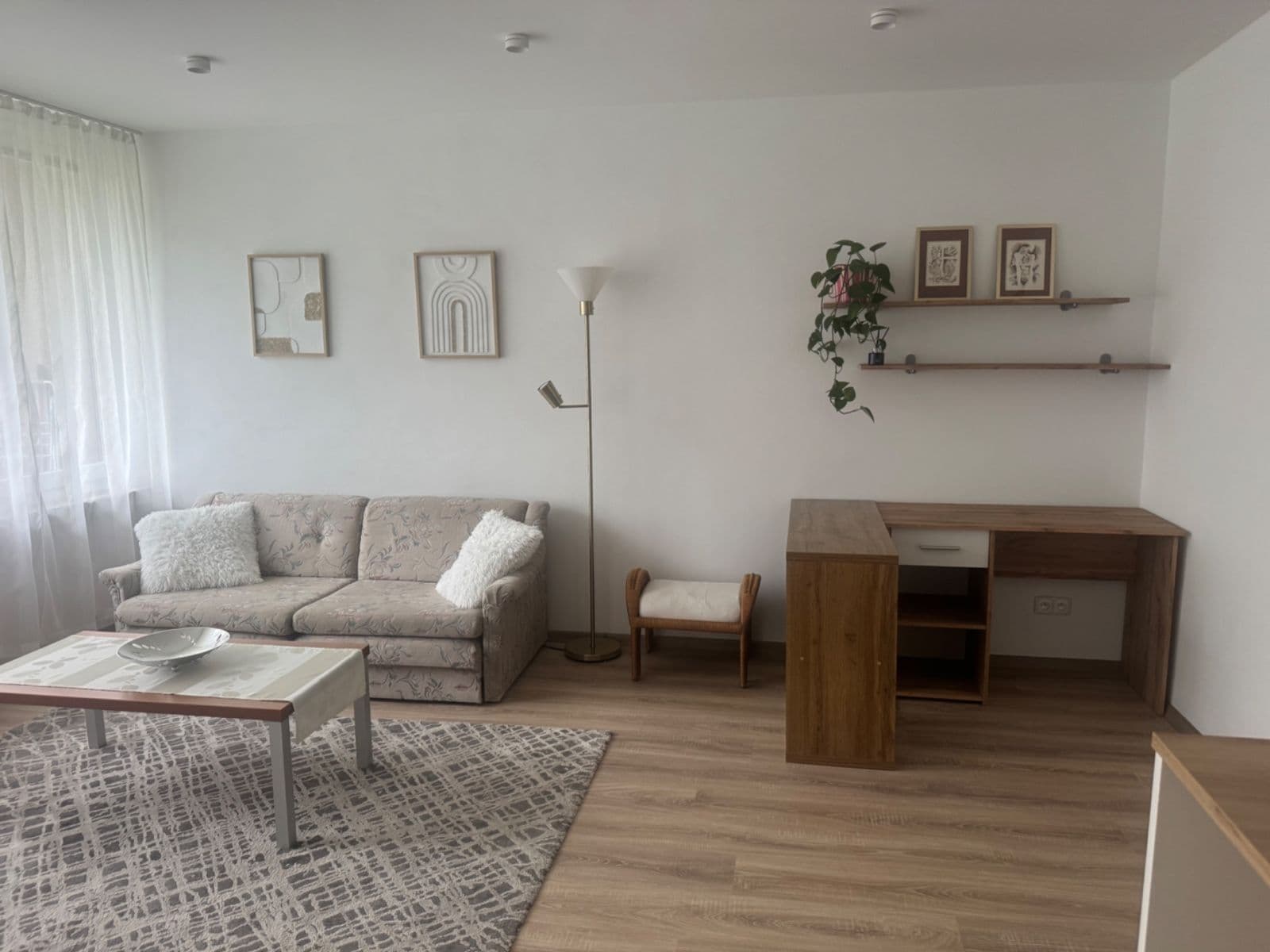 1 bedroom with open-plan kitchen flat to rent, 66 m², Pod Zámečkem, Hradec Králové, Královéhradecký Region 1 bedroom with open-plan kitchen flat to rent, 66 m², Pod Zámečkem, Hradec Králové, Královéhradecký Region