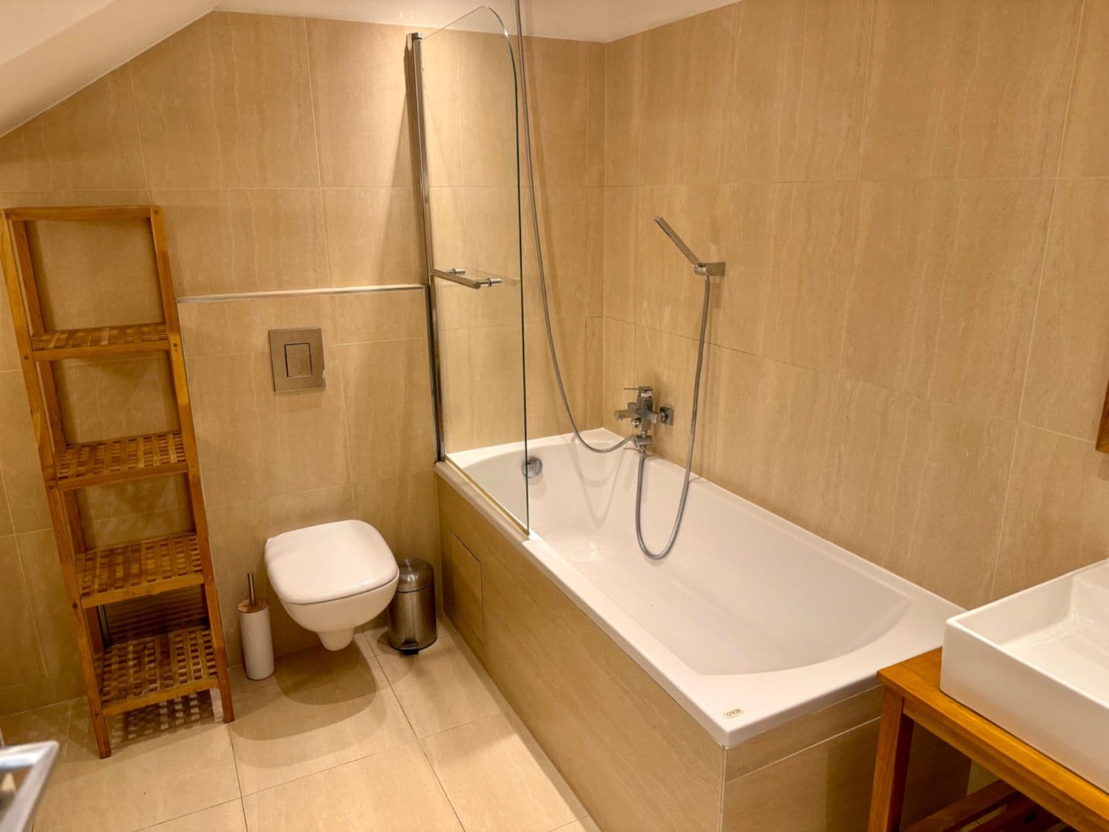 1 bedroom with open-plan kitchen flat to rent, 55 m², Mezitraťová, Prague, Prague 1 bedroom with open-plan kitchen flat to rent, 55 m², Mezitraťová, Prague, Prague