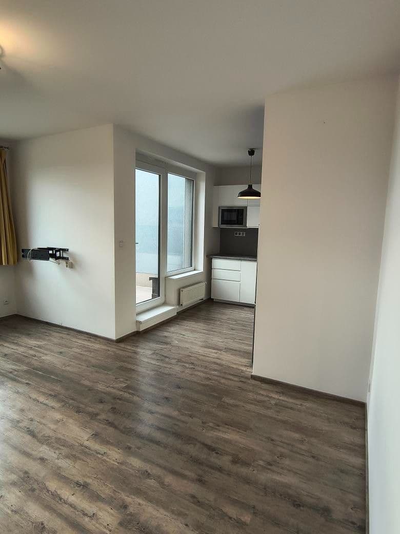 1 bedroom with open-plan kitchen flat to rent, 56 m², Kardausova, Prague, Prague 1 bedroom with open-plan kitchen flat to rent, 56 m², Kardausova, Prague, Prague