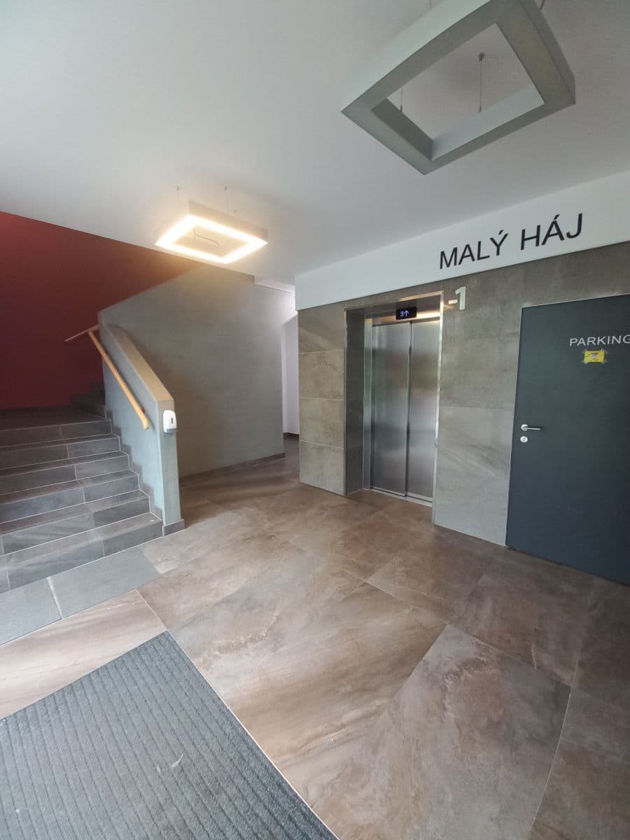 1 bedroom with open-plan kitchen flat to rent, 56 m², Kardausova, Prague, Prague 1 bedroom with open-plan kitchen flat to rent, 56 m², Kardausova, Prague, Prague