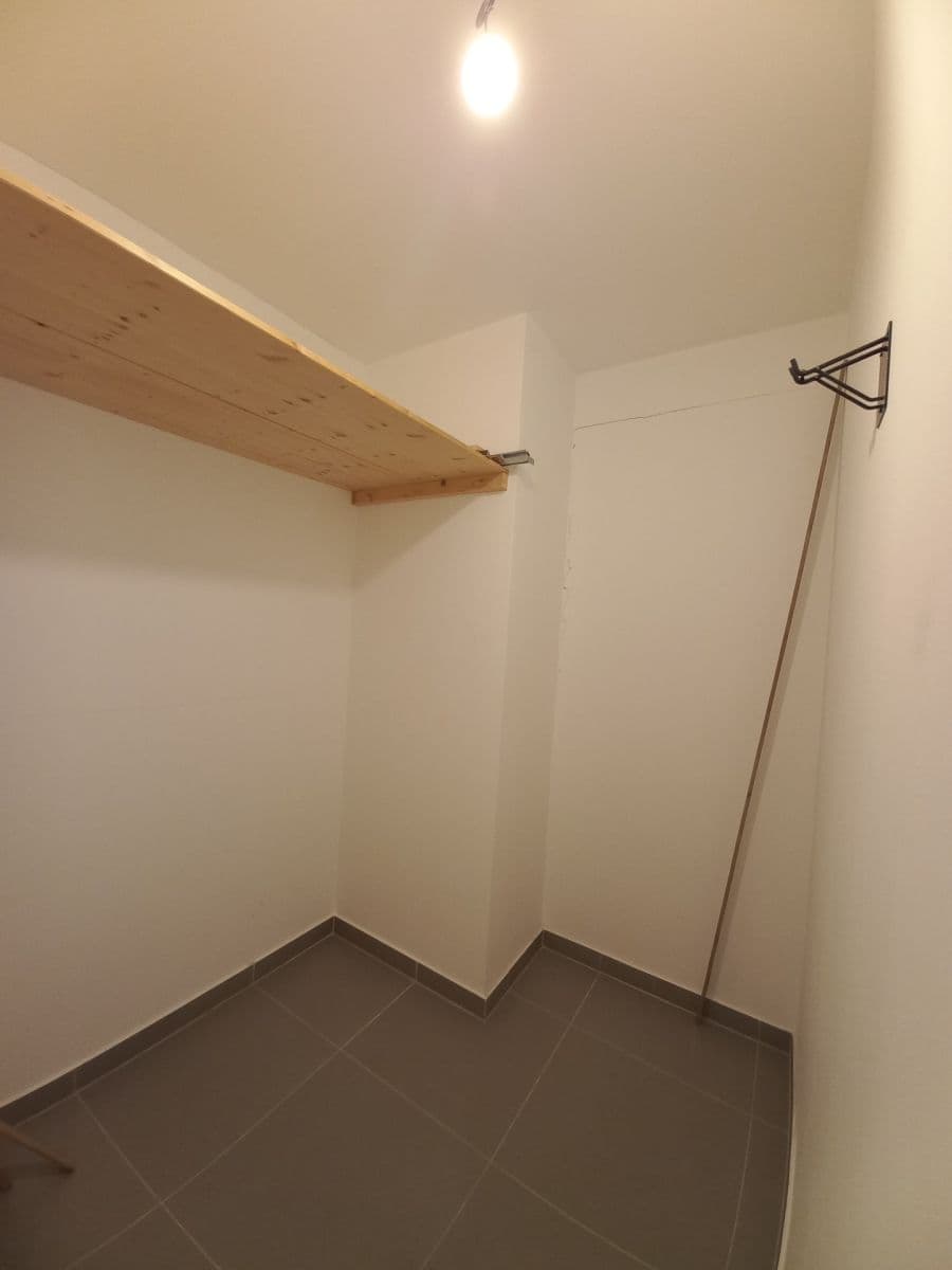 1 bedroom with open-plan kitchen flat to rent, 56 m², Kardausova, Prague, Prague 1 bedroom with open-plan kitchen flat to rent, 56 m², Kardausova, Prague, Prague