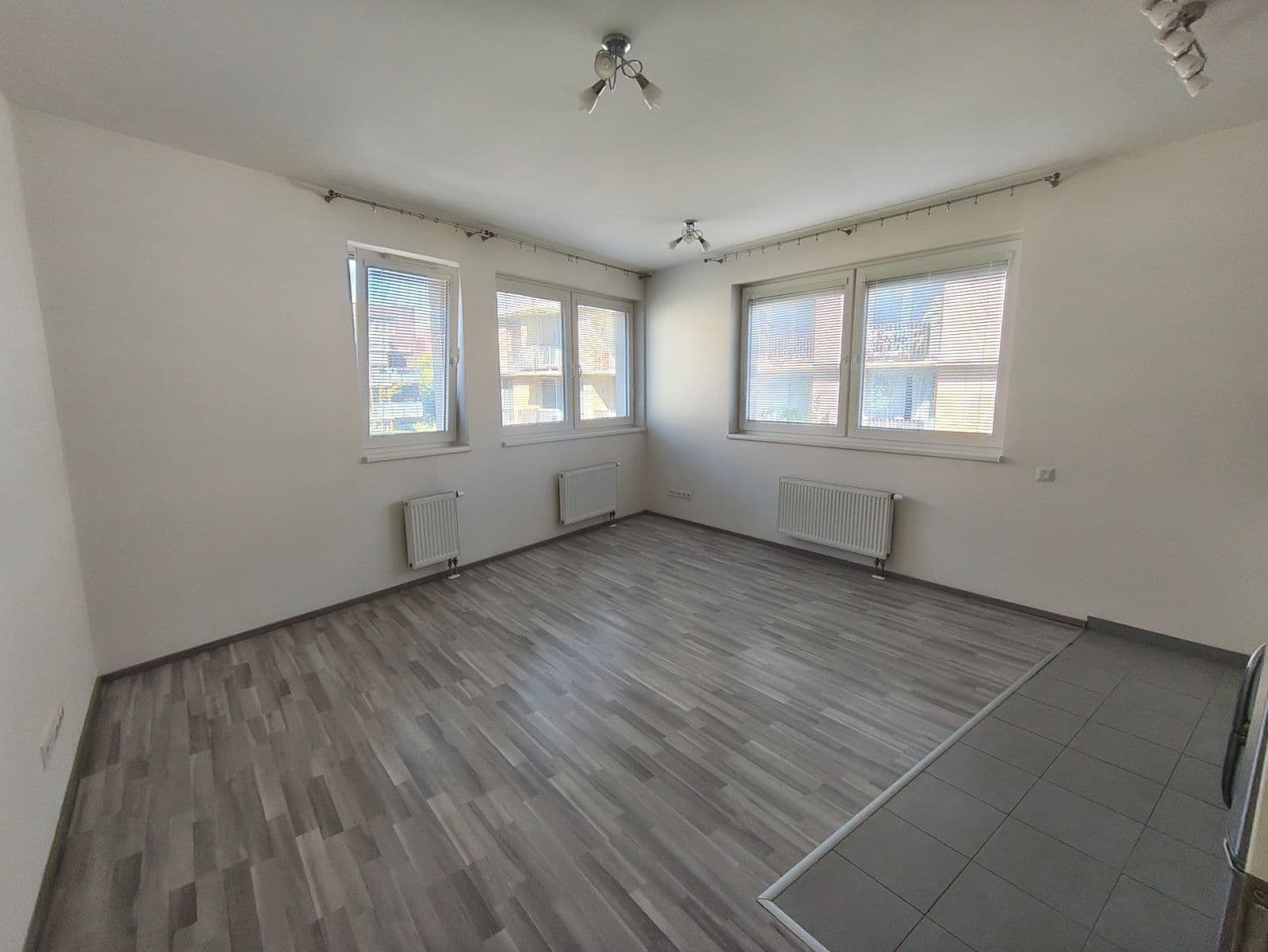 1 bedroom with open-plan kitchen flat to rent, 52 m², Olgy Havlové, Prague, Prague 1 bedroom with open-plan kitchen flat to rent, 52 m², Olgy Havlové, Prague, Prague