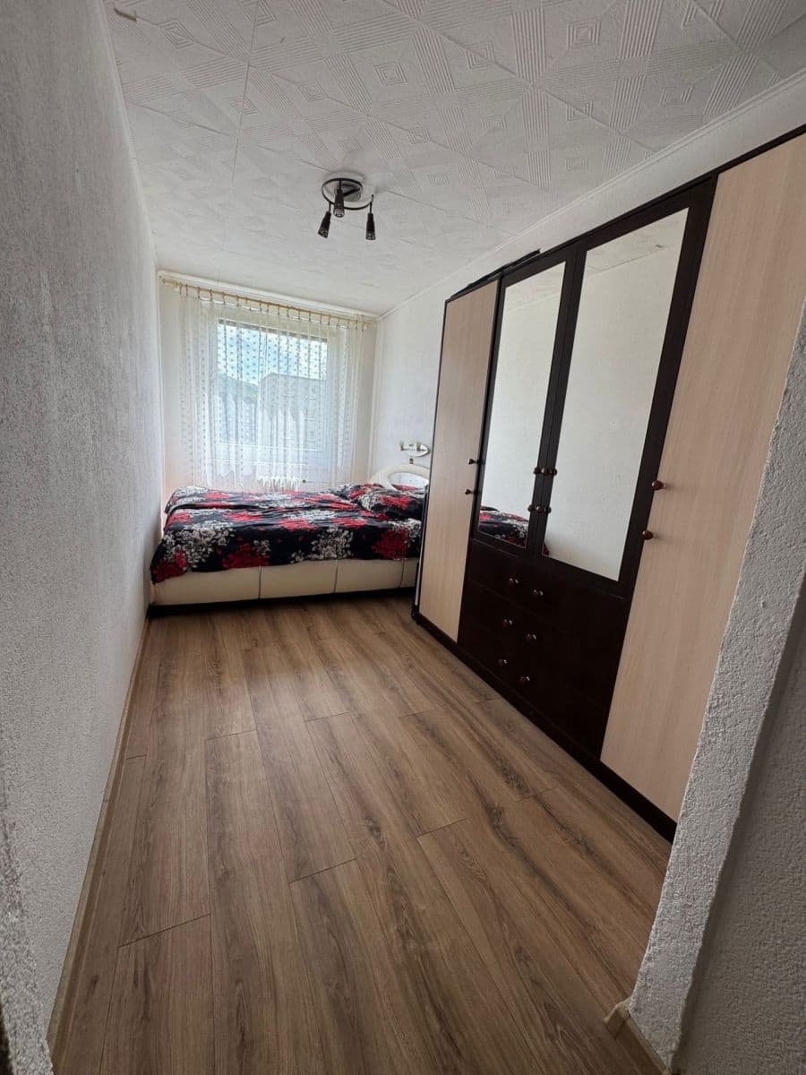 1 bedroom with open-plan kitchen flat to rent, 48 m², Žežická, Ústí nad Labem, Ústecký Region 1 bedroom with open-plan kitchen flat to rent, 48 m², Žežická, Ústí nad Labem, Ústecký Region
