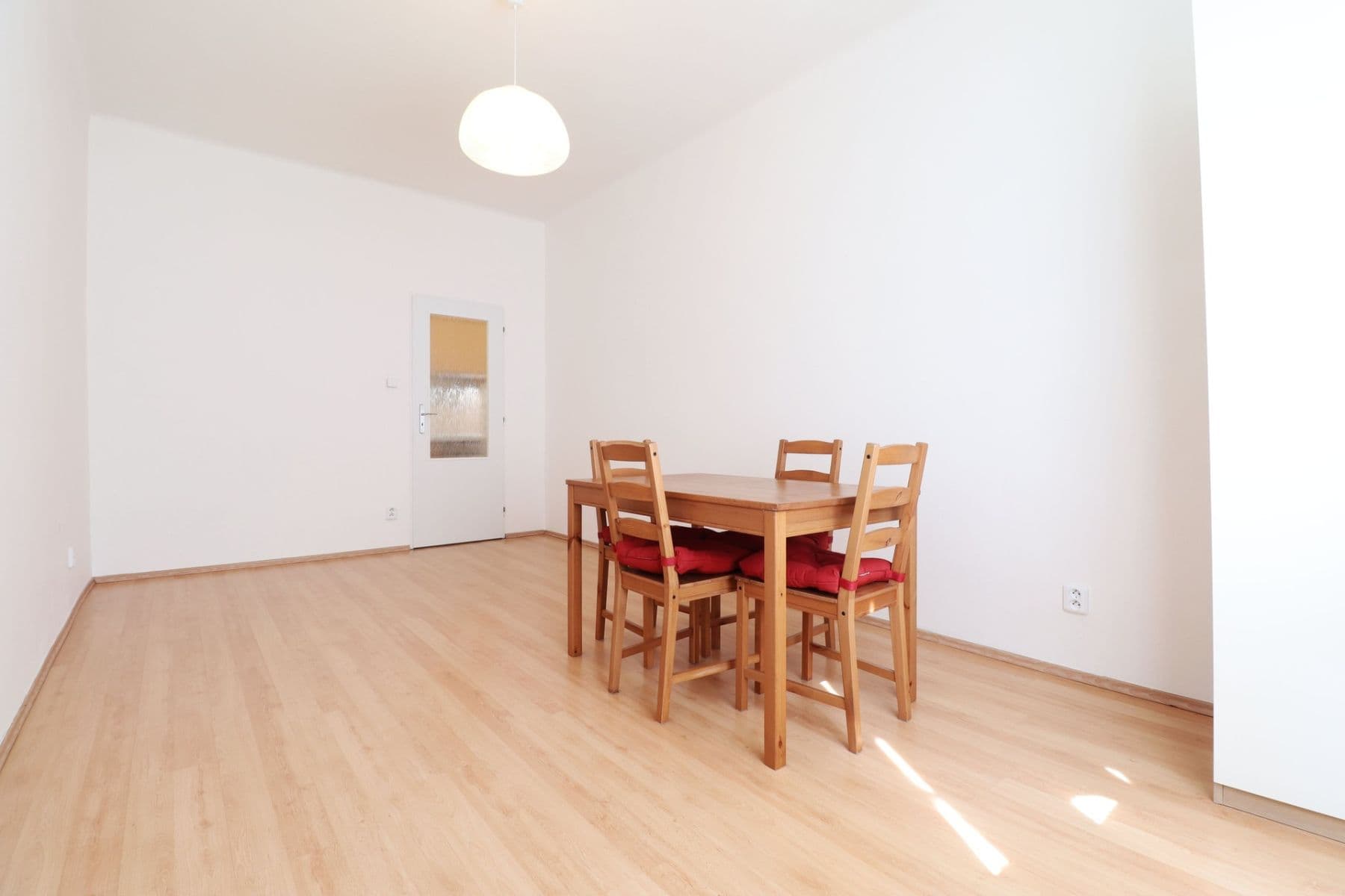 1 bedroom with open-plan kitchen flat to rent, 40 m², Buchovcova, Prague, Prague 1 bedroom with open-plan kitchen flat to rent, 40 m², Buchovcova, Prague, Prague
