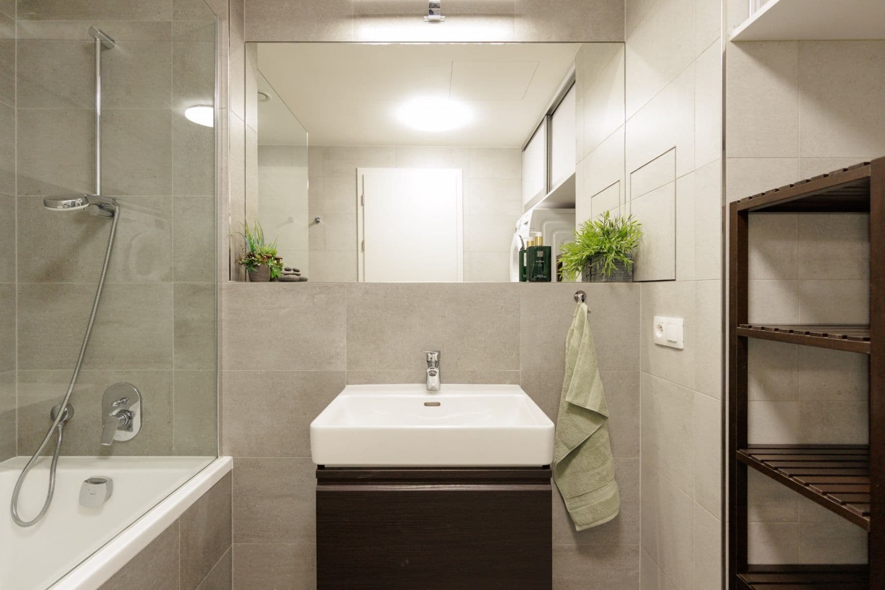 2 bedroom with open-plan kitchen flat to rent, 83 m², Naskové, Prague, Prague 2 bedroom with open-plan kitchen flat to rent, 83 m², Naskové, Prague, Prague
