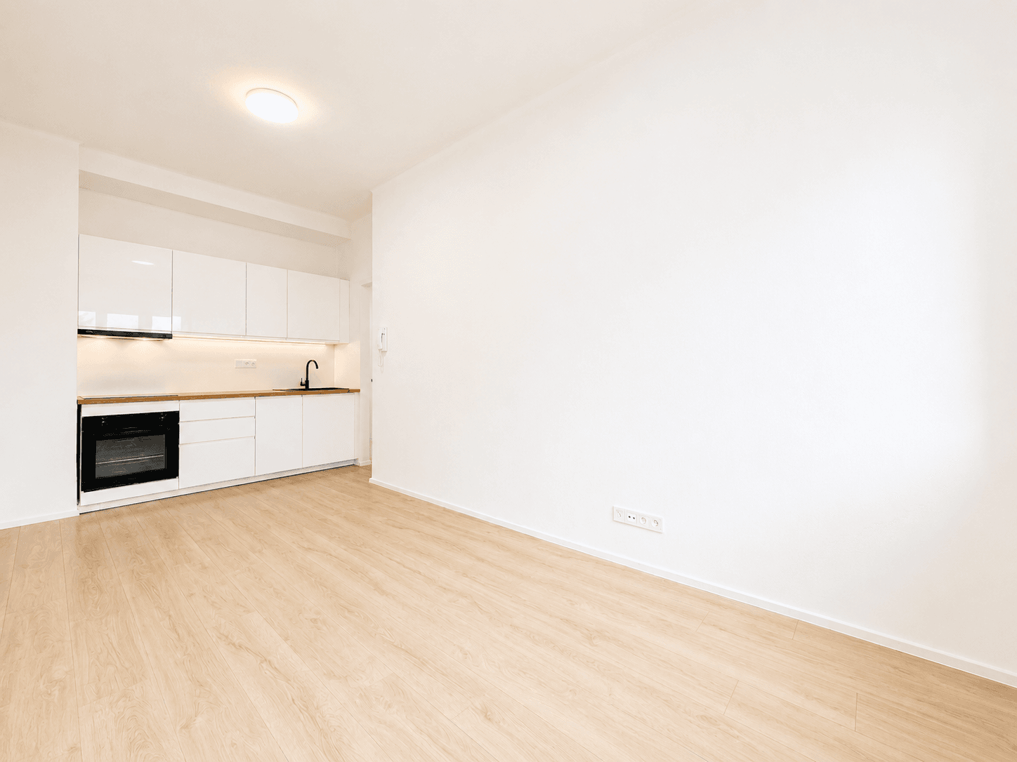 1 bedroom with open-plan kitchen flat for sale, 43 m², M. J. Lermontova, Prague, Prague 1 bedroom with open-plan kitchen flat for sale, 43 m², M. J. Lermontova, Prague, Prague