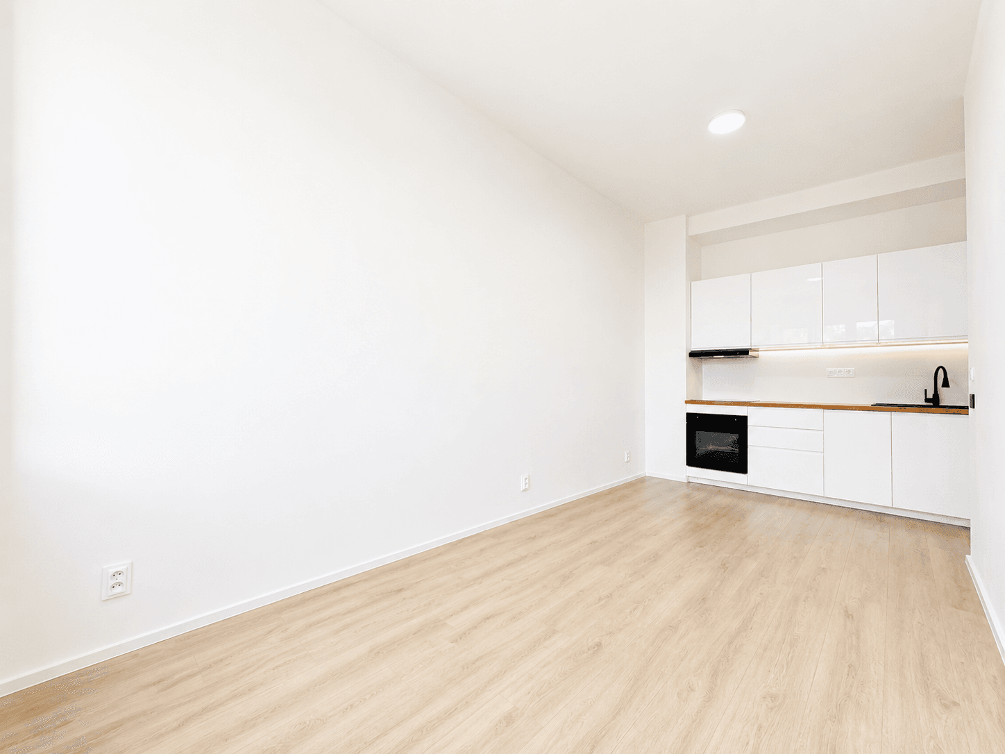 1 bedroom with open-plan kitchen flat for sale, 43 m², M. J. Lermontova, Prague, Prague 1 bedroom with open-plan kitchen flat for sale, 43 m², M. J. Lermontova, Prague, Prague