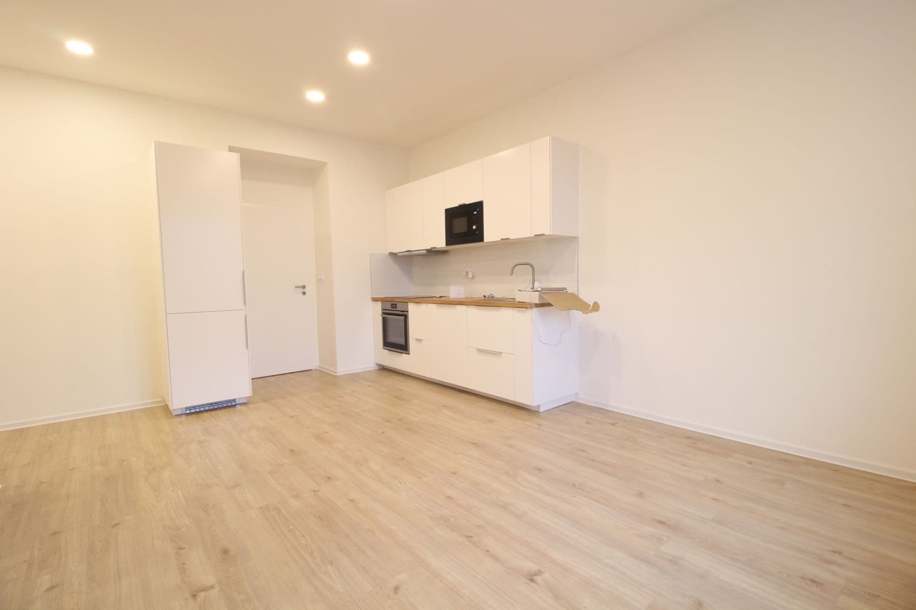 1 bedroom with open-plan kitchen flat to rent, 51 m², Freyova, Prague, Prague 1 bedroom with open-plan kitchen flat to rent, 51 m², Freyova, Prague, Prague