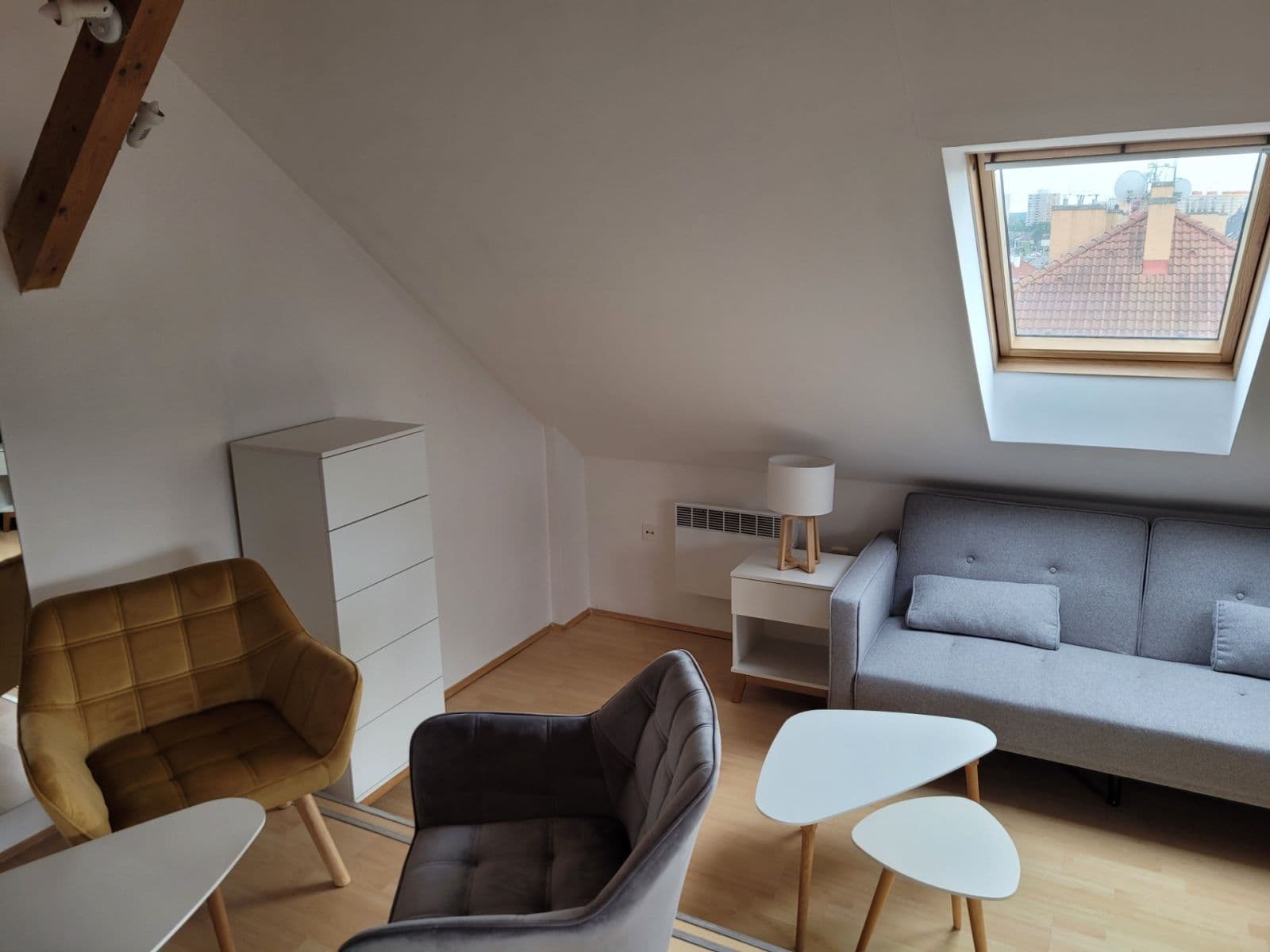 1 bedroom with open-plan kitchen flat to rent, 65 m², Albertova, Hradec Králové, Královéhradecký Region 1 bedroom with open-plan kitchen flat to rent, 65 m², Albertova, Hradec Králové, Královéhradecký Region