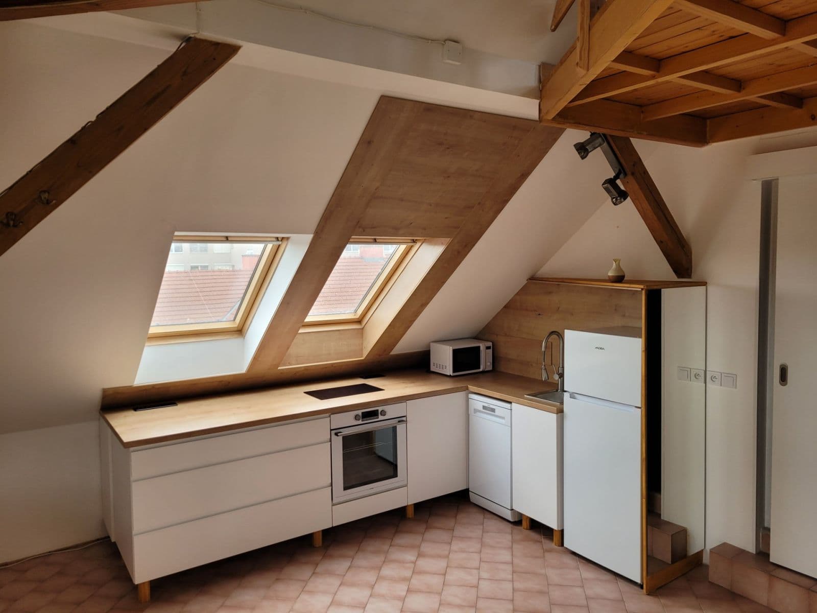1 bedroom with open-plan kitchen flat to rent, 65 m², Albertova, Hradec Králové, Královéhradecký Region 1 bedroom with open-plan kitchen flat to rent, 65 m², Albertova, Hradec Králové, Královéhradecký Region
