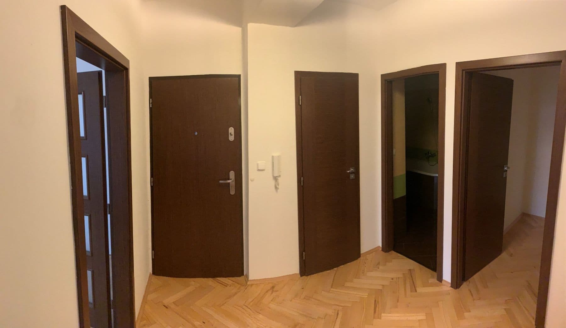 2 bedroom with open-plan kitchen flat for sale, 80 m², Čeljabinská, Prague, Prague 2 bedroom with open-plan kitchen flat for sale, 80 m², Čeljabinská, Prague, Prague