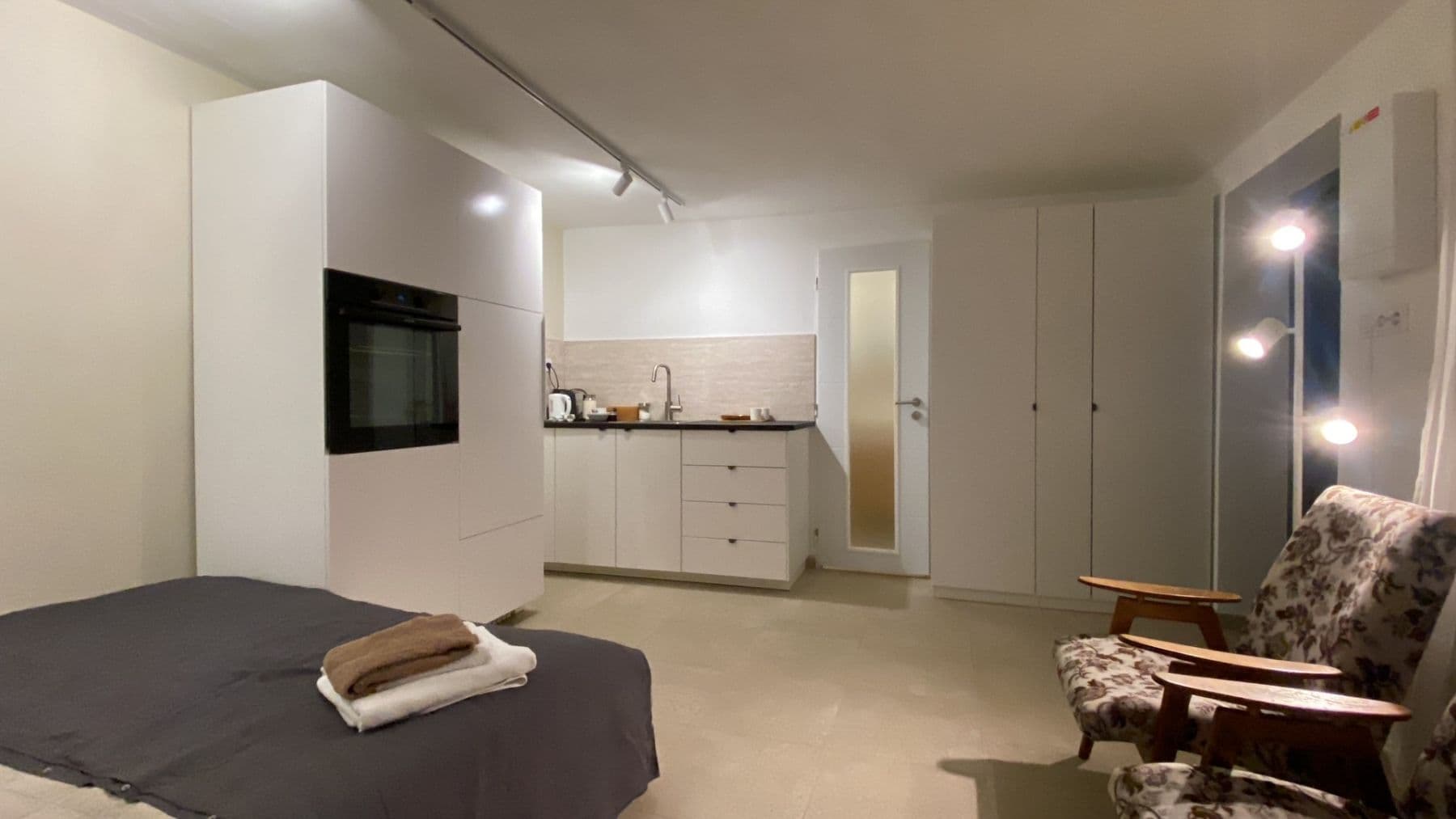 Studio flat to rent, 25 m², Československé armády, Slavkov u Brna, Jihomoravský Region Studio flat to rent, 25 m², Československé armády, Slavkov u Brna, Jihomoravský Region