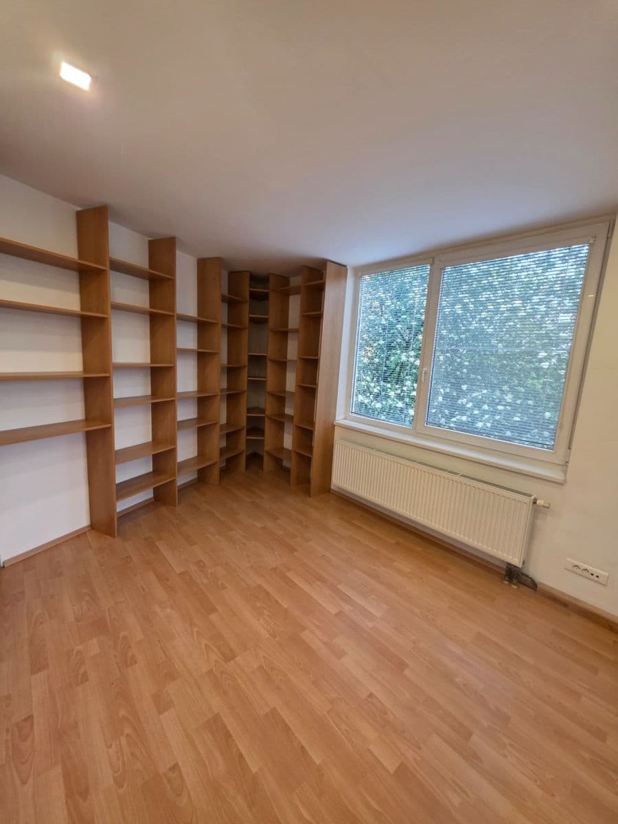1 bedroom with open-plan kitchen flat to rent, 40 m², Kostomlatská, Prague, Prague 1 bedroom with open-plan kitchen flat to rent, 40 m², Kostomlatská, Prague, Prague