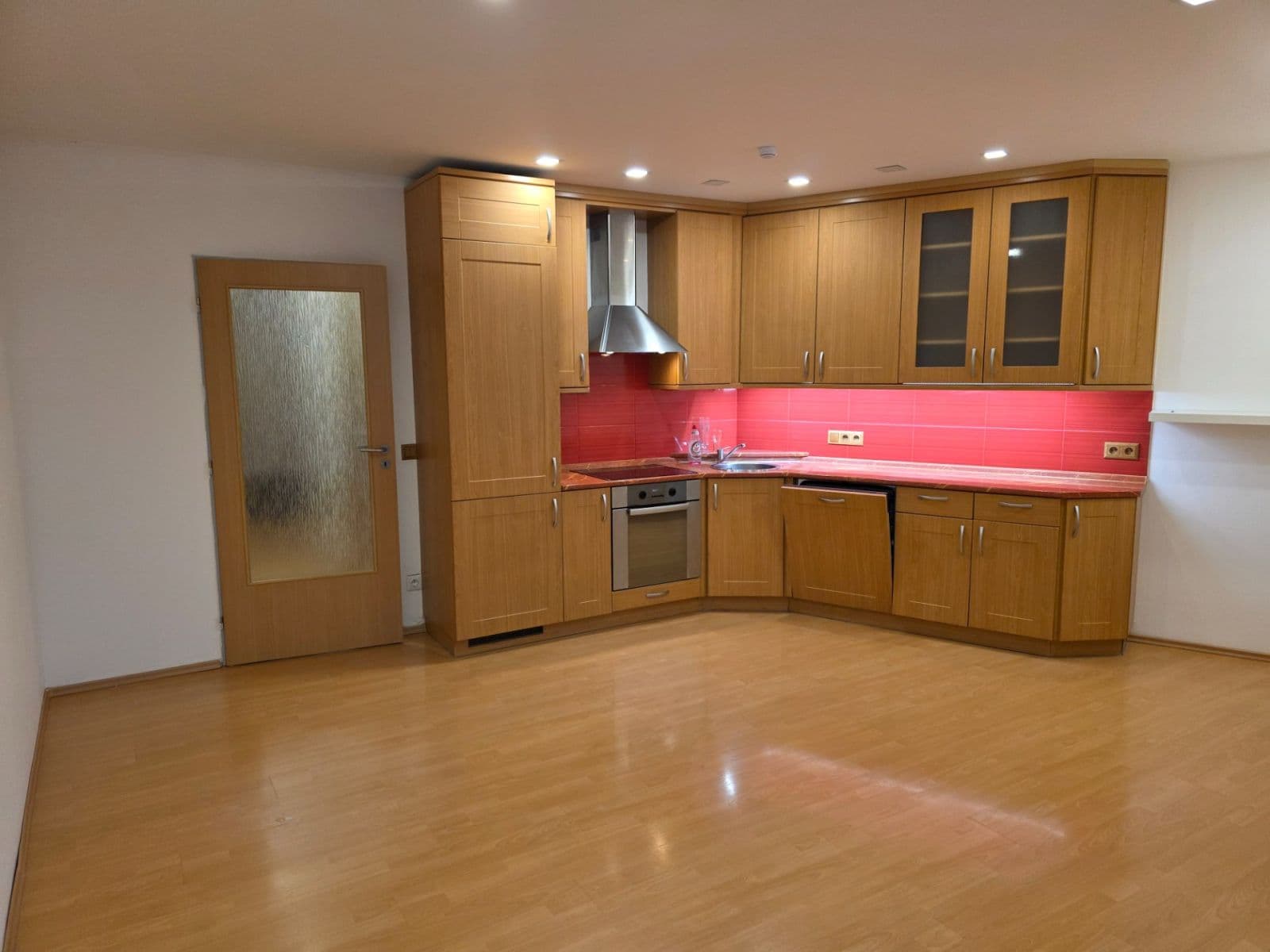 1 bedroom with open-plan kitchen flat to rent, 40 m², Kostomlatská, Prague, Prague 1 bedroom with open-plan kitchen flat to rent, 40 m², Kostomlatská, Prague, Prague