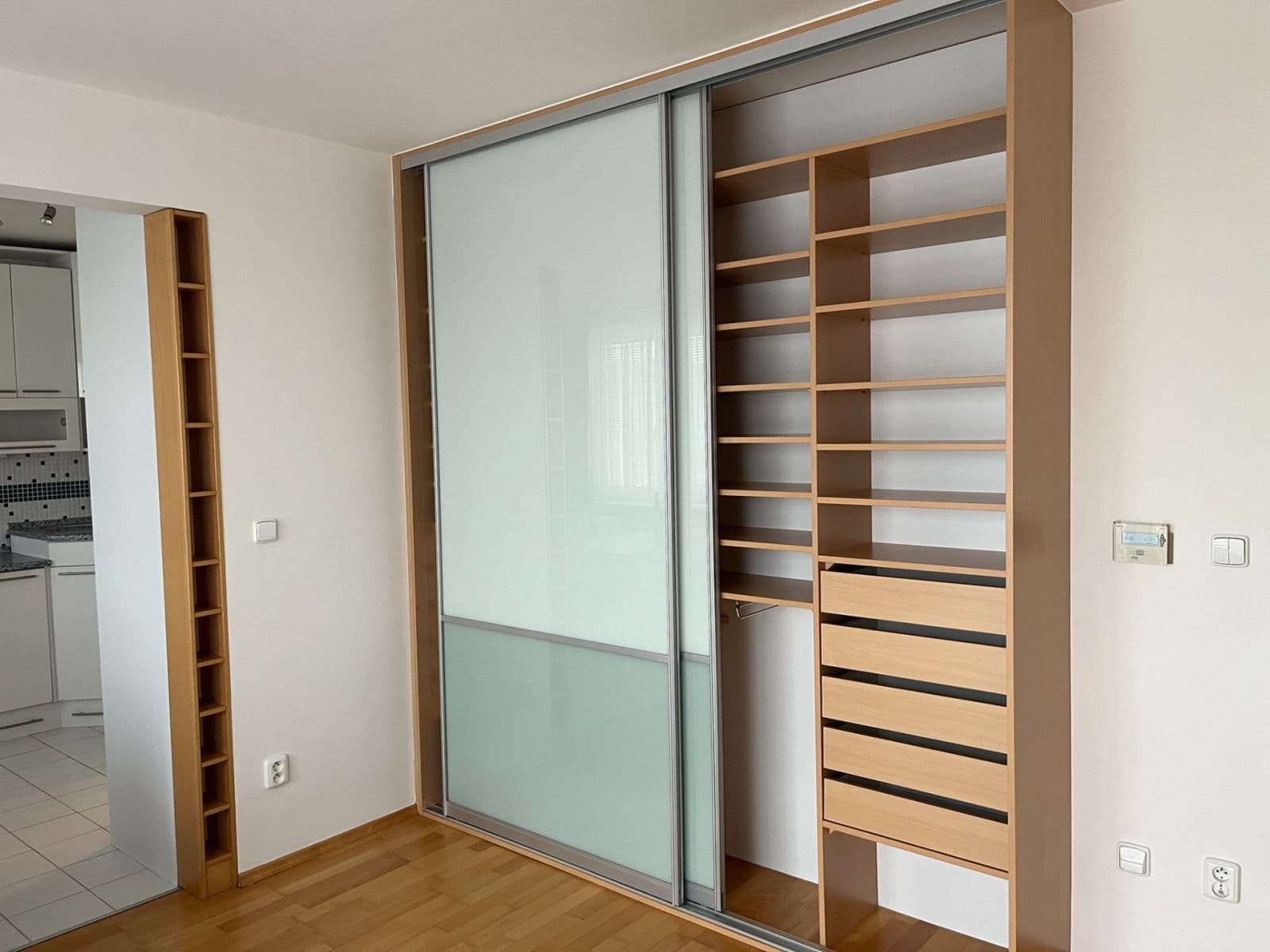 1 bedroom with open-plan kitchen flat to rent, 49 m², Dandova, Prague, Prague 1 bedroom with open-plan kitchen flat to rent, 49 m², Dandova, Prague, Prague