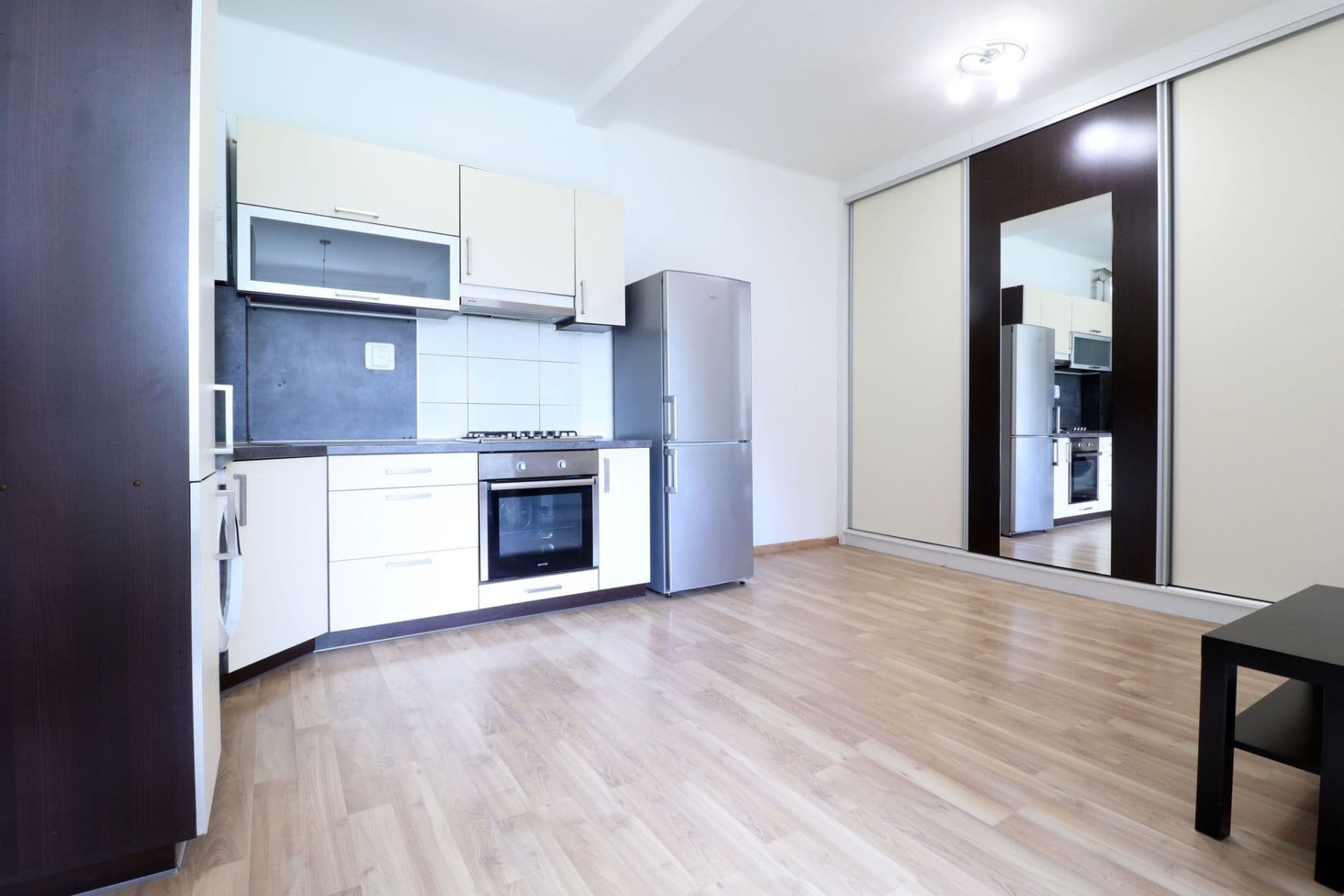 1 bedroom with open-plan kitchen flat to rent, 40 m², U libeňského pivovaru, Prague, Prague 1 bedroom with open-plan kitchen flat to rent, 40 m², U libeňského pivovaru, Prague, Prague