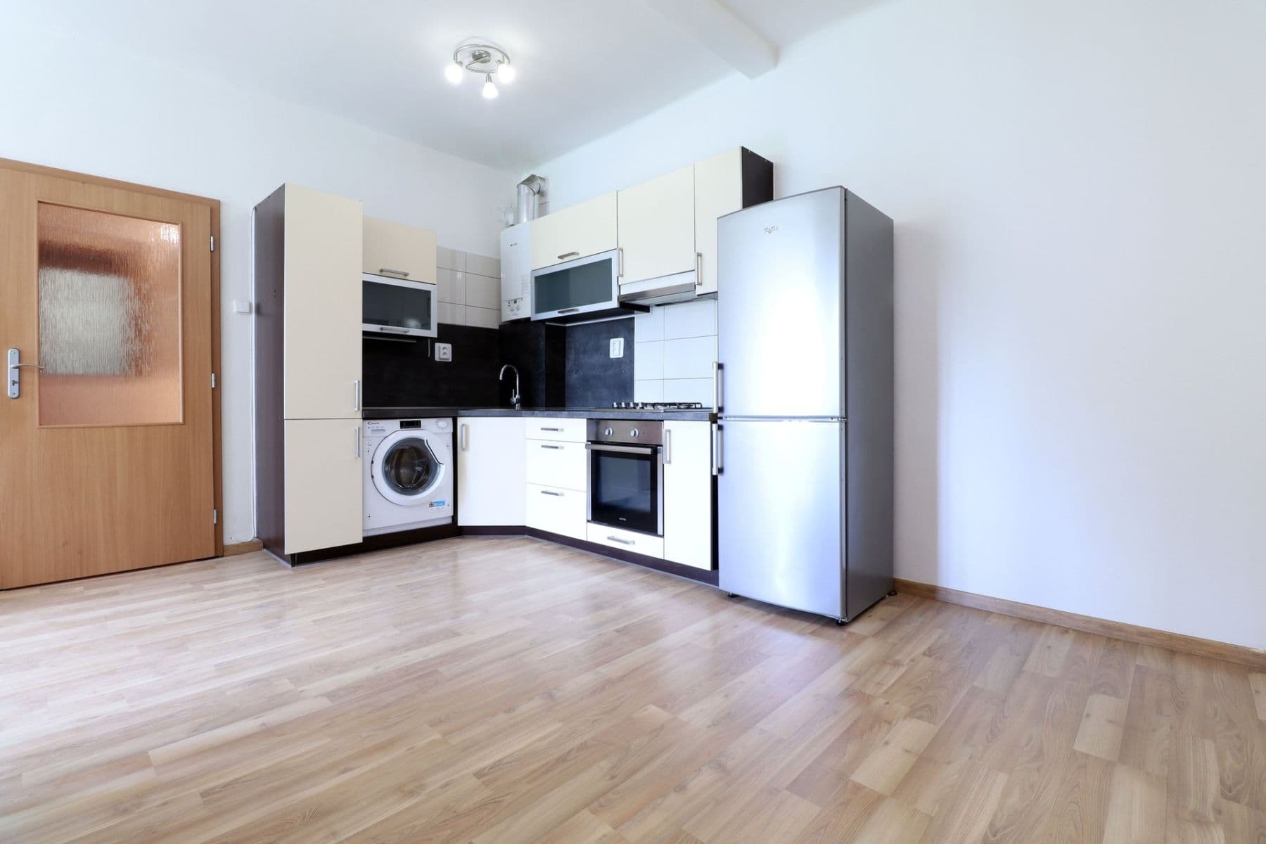 1 bedroom with open-plan kitchen flat to rent, 40 m², U libeňského pivovaru, Prague, Prague 1 bedroom with open-plan kitchen flat to rent, 40 m², U libeňského pivovaru, Prague, Prague