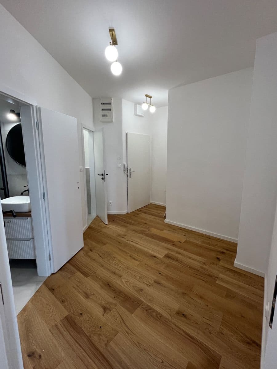 Studio flat to rent, 36 m², Petrohradská, Prague, Prague Studio flat to rent, 36 m², Petrohradská, Prague, Prague