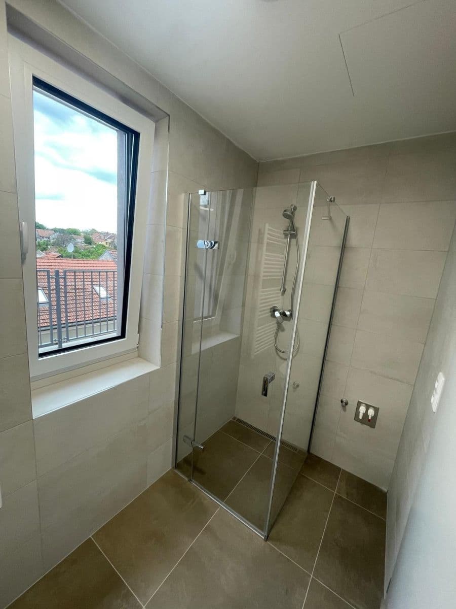 1 bedroom with open-plan kitchen flat to rent, 39 m², Jana Fibicha, Ivančice, Jihomoravský Region 1 bedroom with open-plan kitchen flat to rent, 39 m², Jana Fibicha, Ivančice, Jihomoravský Region