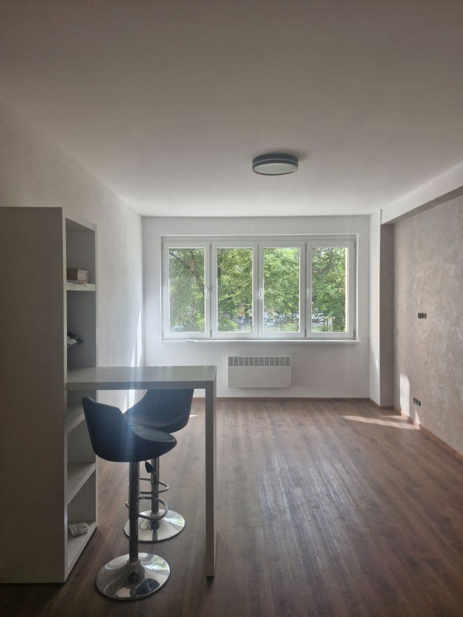 1 bedroom with open-plan kitchen flat for sale, 43 m², Kolbenova, Prague, Prague 1 bedroom with open-plan kitchen flat for sale, 43 m², Kolbenova, Prague, Prague