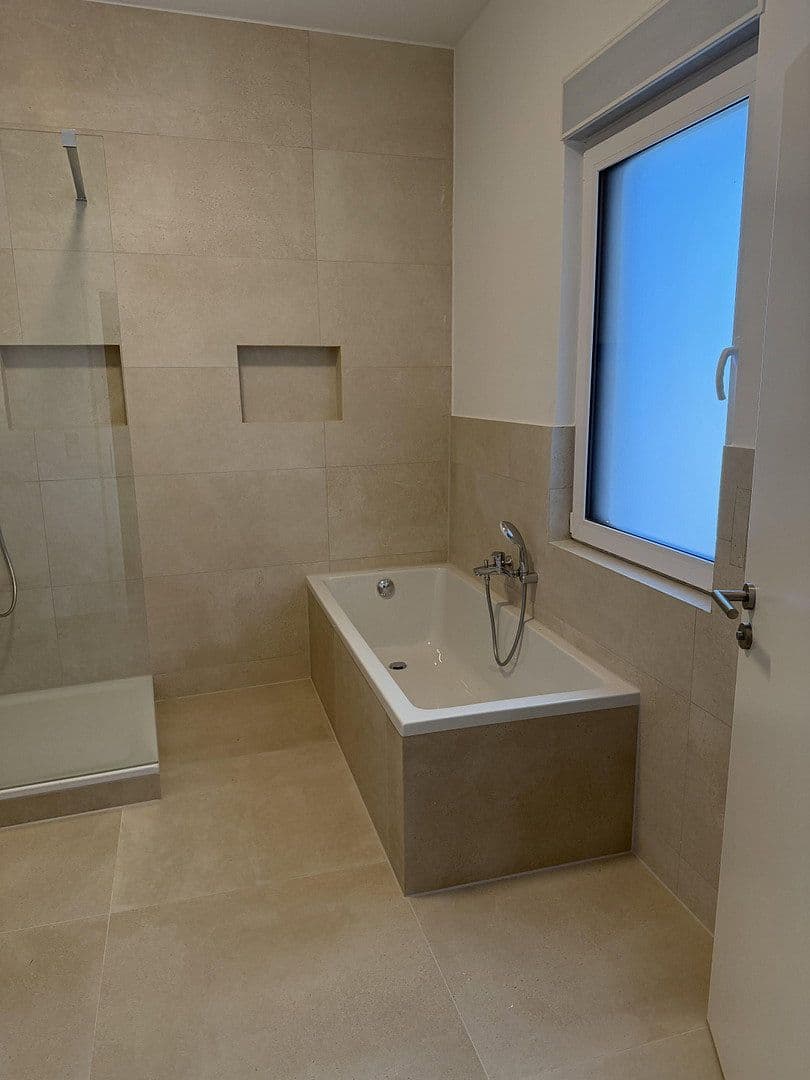 2 bedroom flat to rent, 85 m², Langenfeld (Rheinland), North Rhine-Westphalia 2 bedroom flat to rent, 85 m², Langenfeld (Rheinland), North Rhine-Westphalia