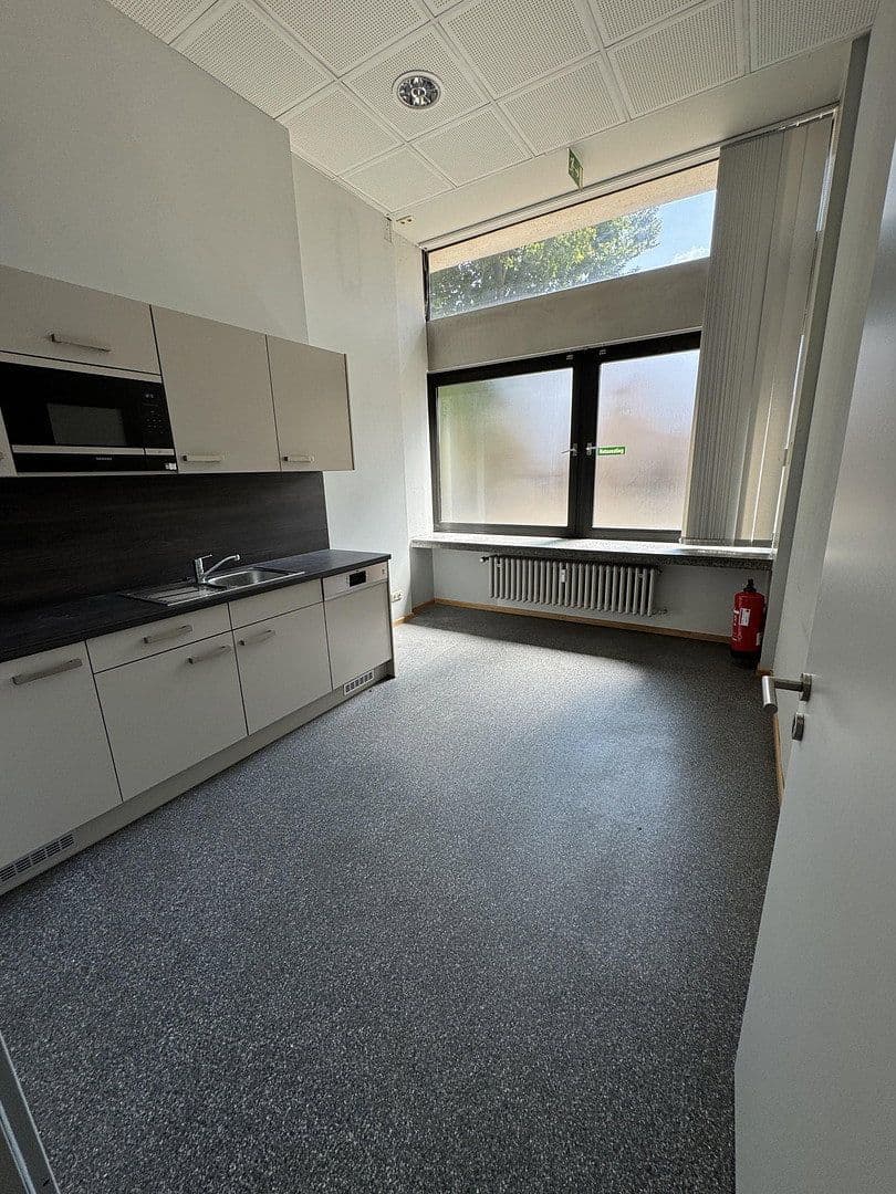 office to rent, 170 m², Alleestrasse 6, Neustadt an der Aisch, Bavaria office to rent, 170 m², Alleestrasse 6, Neustadt an der Aisch, Bavaria