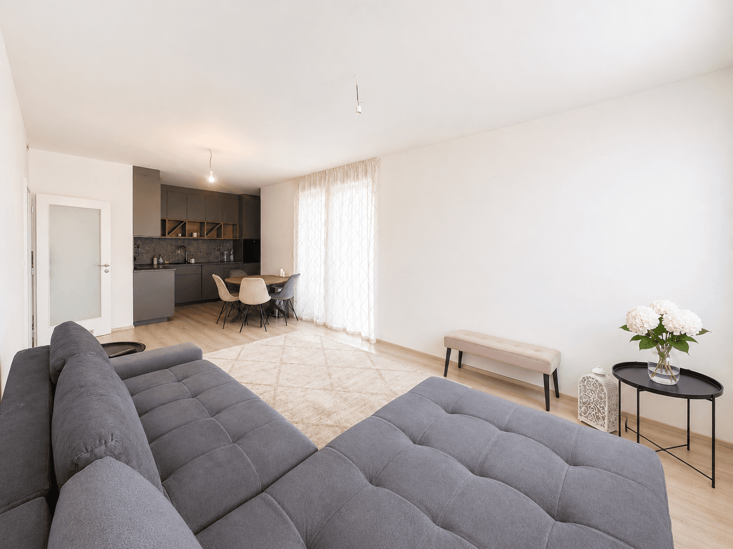 2 bedroom with open-plan kitchen flat to rent, 77 m², Tupolevova, Prague, Prague 2 bedroom with open-plan kitchen flat to rent, 77 m², Tupolevova, Prague, Prague
