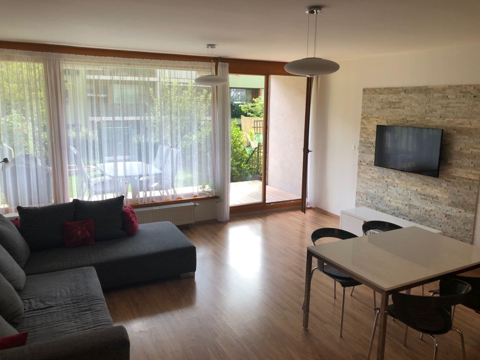 2 bedroom with open-plan kitchen flat to rent, 100 m², Vacínovská, Prague, Prague 2 bedroom with open-plan kitchen flat to rent, 100 m², Vacínovská, Prague, Prague