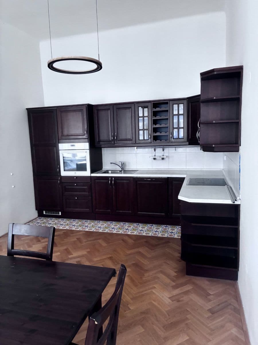 3 bedroom with open-plan kitchen flat to rent, 94 m², Pštrossova, Prague, Prague 3 bedroom with open-plan kitchen flat to rent, 94 m², Pštrossova, Prague, Prague