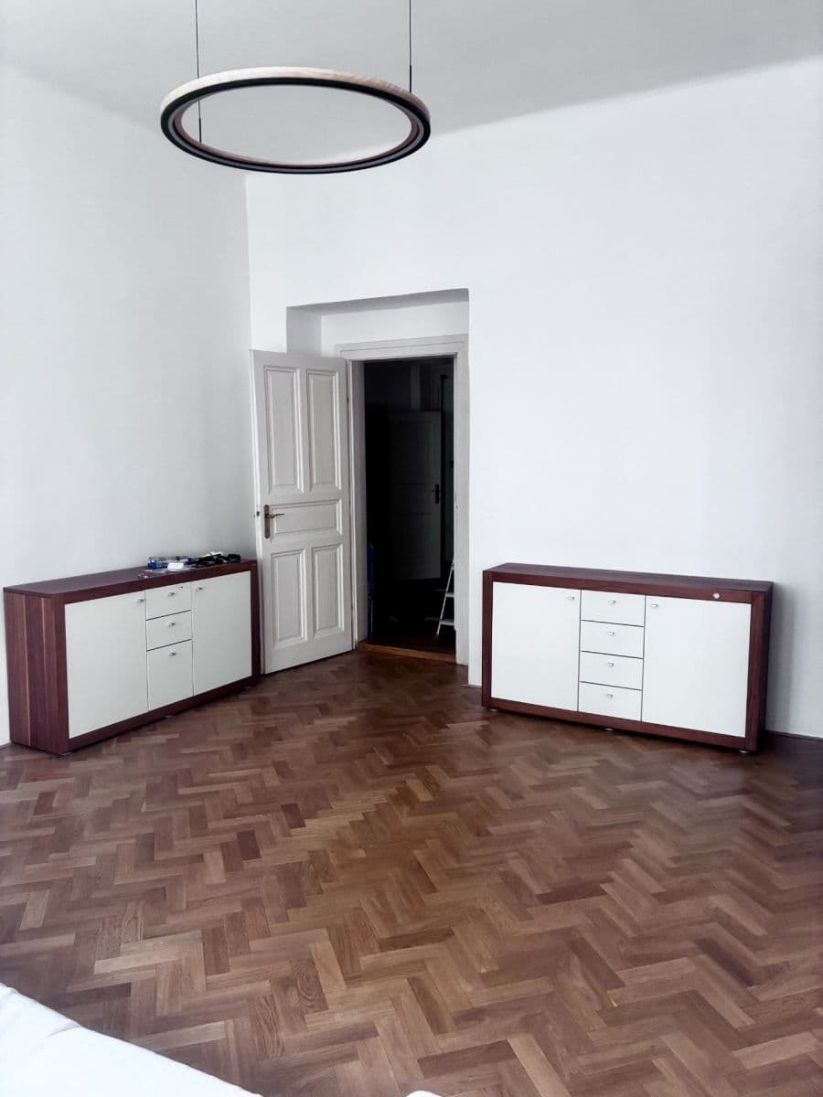 3 bedroom with open-plan kitchen flat to rent, 94 m², Pštrossova, Prague, Prague 3 bedroom with open-plan kitchen flat to rent, 94 m², Pštrossova, Prague, Prague