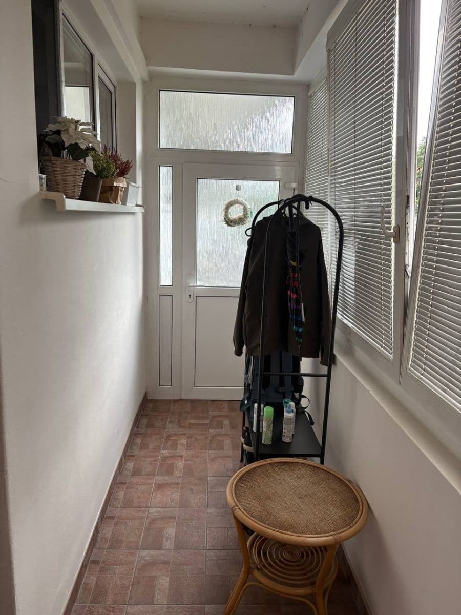 1 bedroom with open-plan kitchen flat to rent, 54 m², Osadní, Prague, Prague 1 bedroom with open-plan kitchen flat to rent, 54 m², Osadní, Prague, Prague