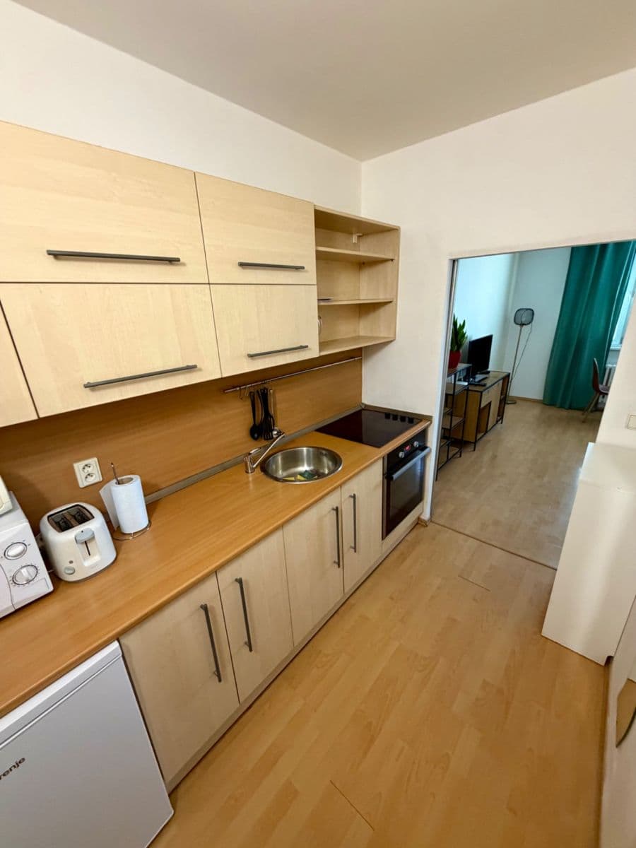 Small studio flat to rent, 28 m², Saratovská, Dúbravka, Bratislavský Region Small studio flat to rent, 28 m², Saratovská, Dúbravka, Bratislavský Region