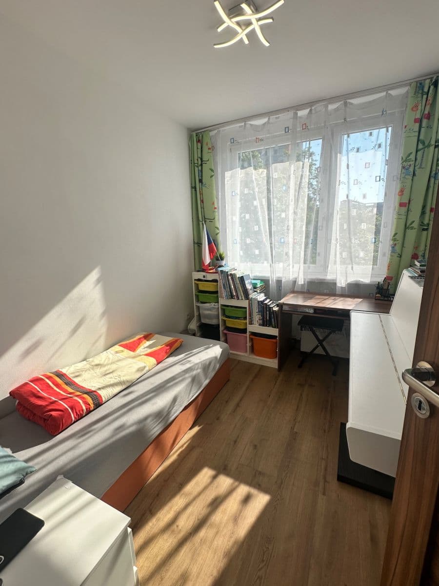 3 bedroom with open-plan kitchen flat to rent, 60 m², Kaplická, Prague, Prague 3 bedroom with open-plan kitchen flat to rent, 60 m², Kaplická, Prague, Prague