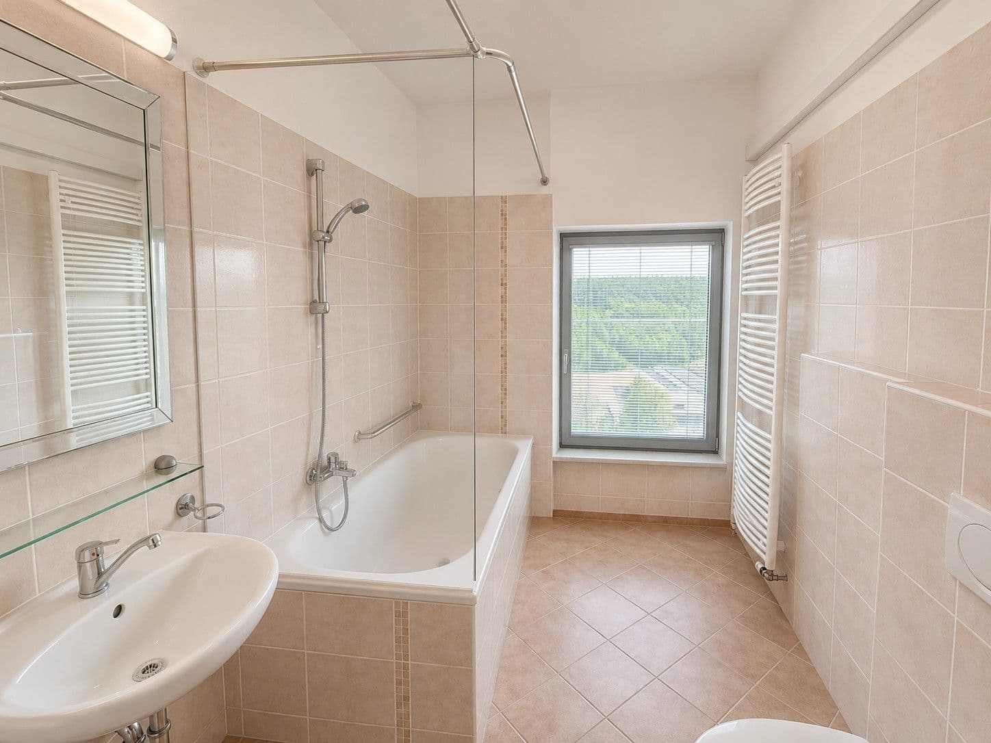 2 bedroom with open-plan kitchen flat for sale, 90 m², Majdalenky, Brno, Jihomoravský Region 2 bedroom with open-plan kitchen flat for sale, 90 m², Majdalenky, Brno, Jihomoravský Region