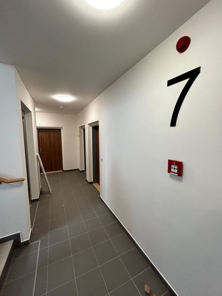 2 bedroom with open-plan kitchen flat to rent, 66 m², Arnošta Staňka, Prague, Prague 2 bedroom with open-plan kitchen flat to rent, 66 m², Arnošta Staňka, Prague, Prague