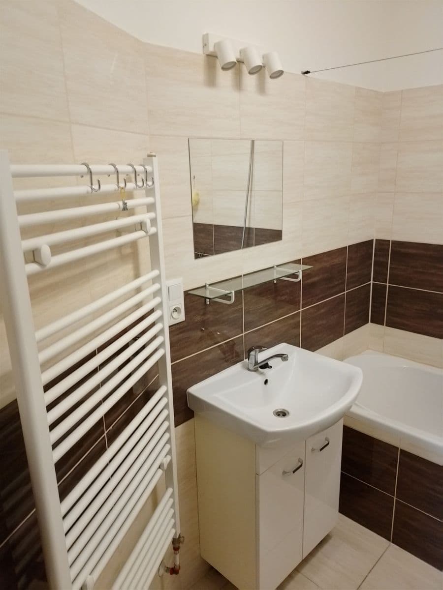 1 bedroom with open-plan kitchen flat to rent, 53 m², Malátova, Městec Králové, Středočeský Region 1 bedroom with open-plan kitchen flat to rent, 53 m², Malátova, Městec Králové, Středočeský Region
