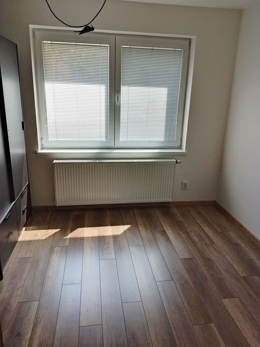 1 bedroom with open-plan kitchen flat to rent, 53 m², Malátova, Městec Králové, Středočeský Region 1 bedroom with open-plan kitchen flat to rent, 53 m², Malátova, Městec Králové, Středočeský Region