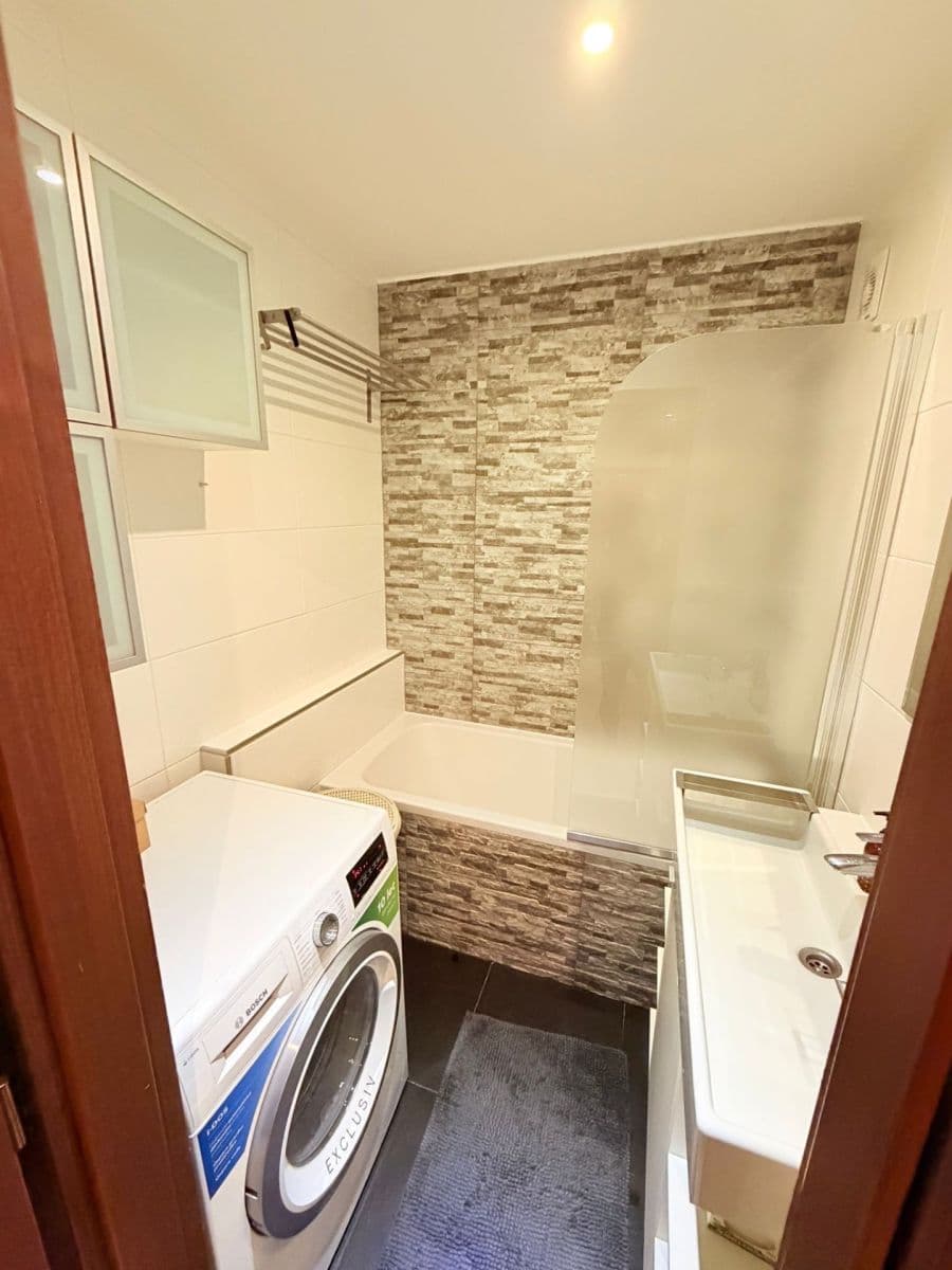 2 bedroom with open-plan kitchen flat to rent, 80 m², Nušlova, Prague, Prague 2 bedroom with open-plan kitchen flat to rent, 80 m², Nušlova, Prague, Prague