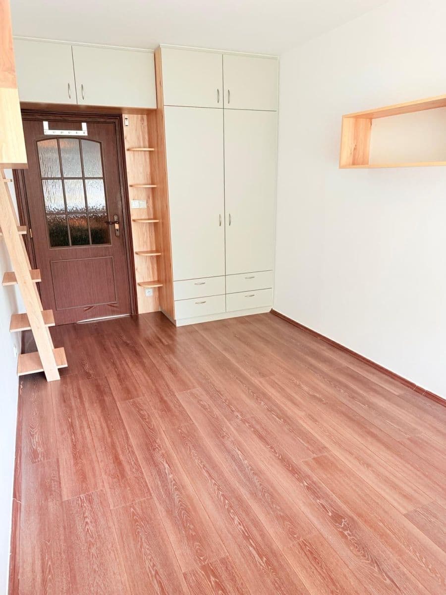 2 bedroom with open-plan kitchen flat to rent, 80 m², Nušlova, Prague, Prague 2 bedroom with open-plan kitchen flat to rent, 80 m², Nušlova, Prague, Prague