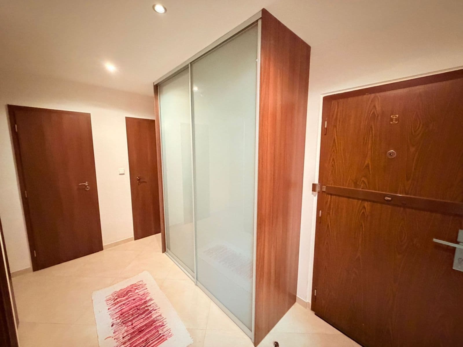 2 bedroom with open-plan kitchen flat to rent, 80 m², Nušlova, Prague, Prague 2 bedroom with open-plan kitchen flat to rent, 80 m², Nušlova, Prague, Prague