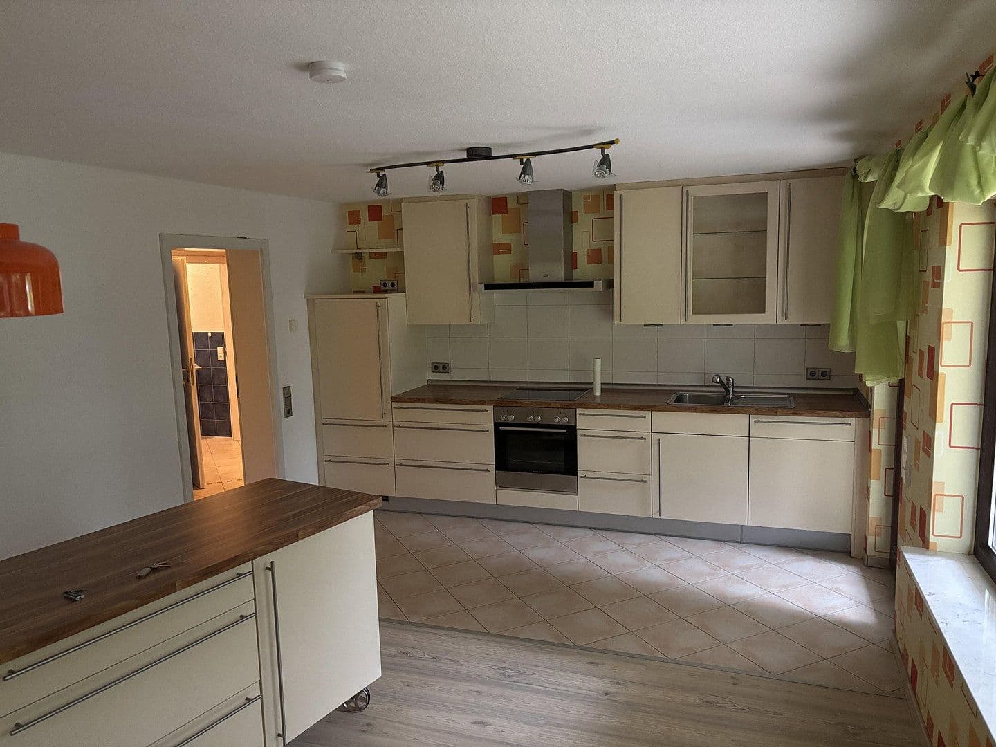 2 bedroom with open-plan kitchen flat to rent, 96 m², Schöntal, Baden-Württemberg 2 bedroom with open-plan kitchen flat to rent, 96 m², Schöntal, Baden-Württemberg