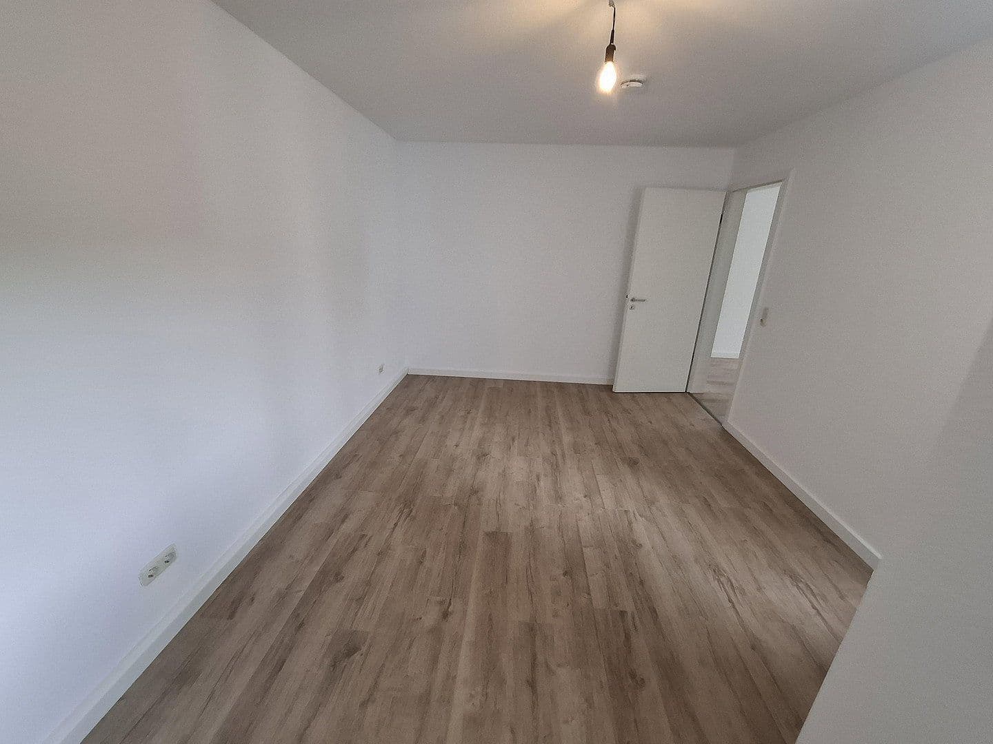 2 bedroom with open-plan kitchen flat to rent, 93 m², Waldallee 7.42, Eppstein, Hesse 2 bedroom with open-plan kitchen flat to rent, 93 m², Waldallee 7.42, Eppstein, Hesse