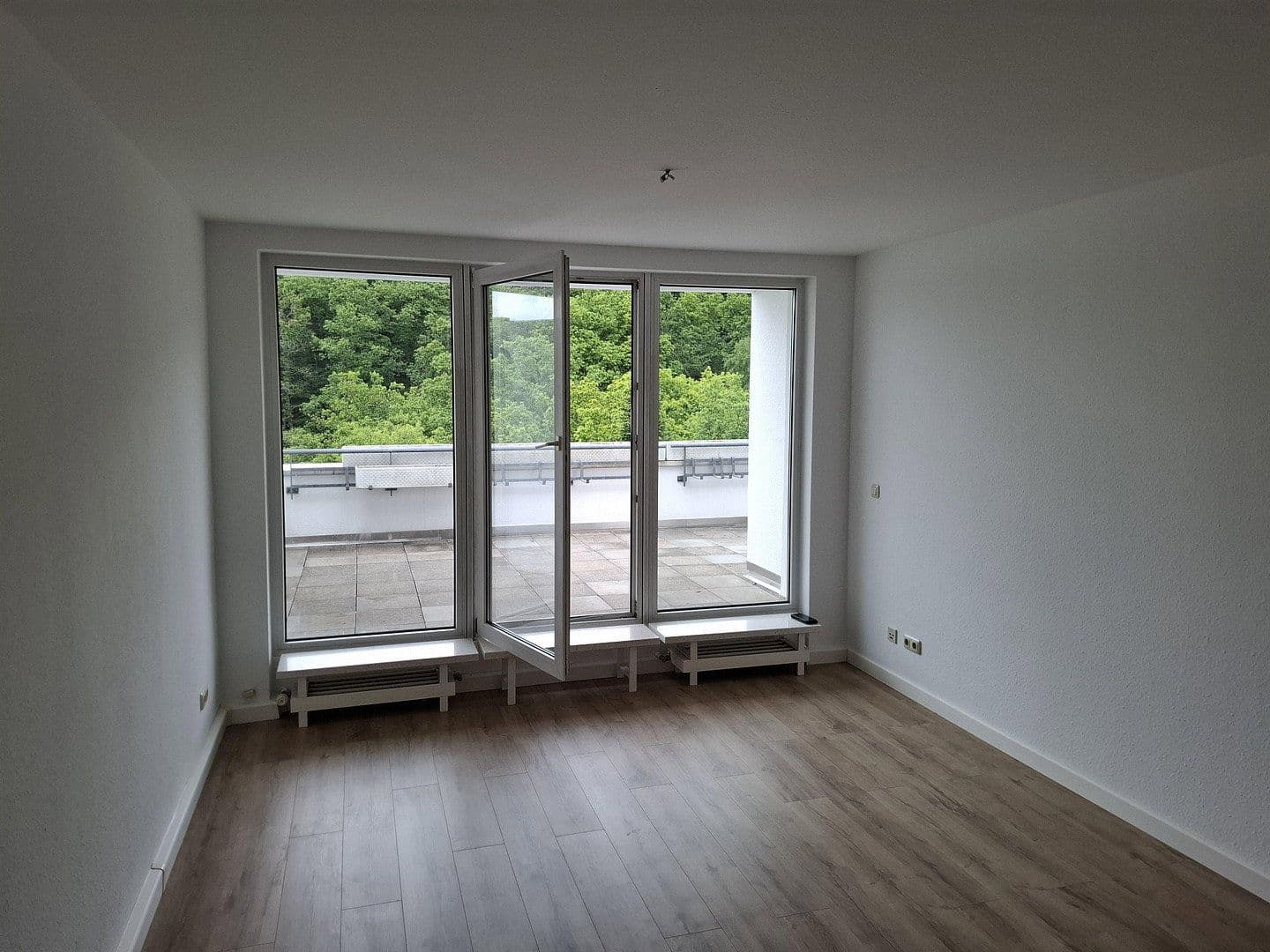 2 bedroom with open-plan kitchen flat to rent, 93 m², Waldallee 7.42, Eppstein, Hesse 2 bedroom with open-plan kitchen flat to rent, 93 m², Waldallee 7.42, Eppstein, Hesse