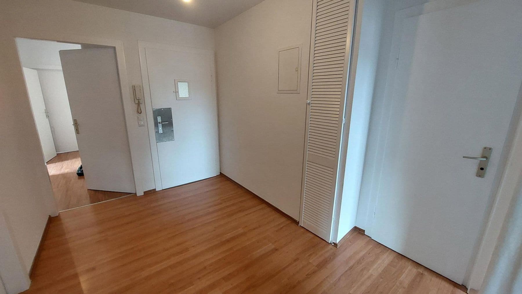 4 bedroom flat to rent, 74 m², Emser Strasse 40, Frankfurt, Hesse 4 bedroom flat to rent, 74 m², Emser Strasse 40, Frankfurt, Hesse