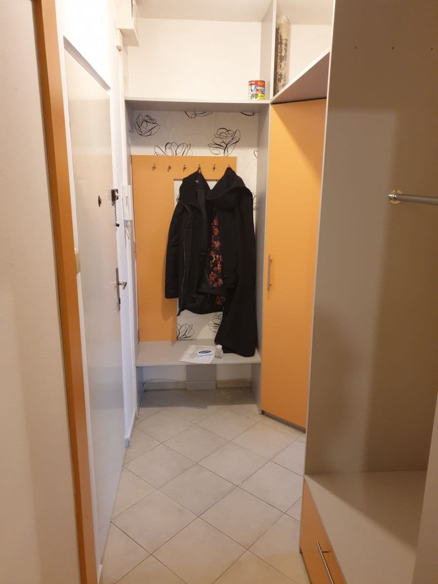 Studio flat to rent, 33 m², Horáčkova, Prague, Prague Studio flat to rent, 33 m², Horáčkova, Prague, Prague