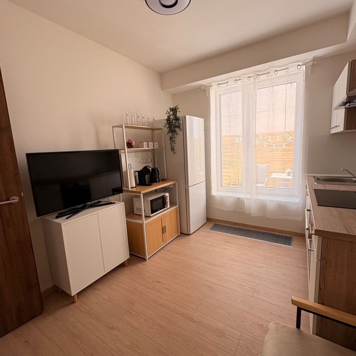 2 bedroom with open-plan kitchen flat to rent, 43 m², Haenkeho, Prague, Prague 2 bedroom with open-plan kitchen flat to rent, 43 m², Haenkeho, Prague, Prague
