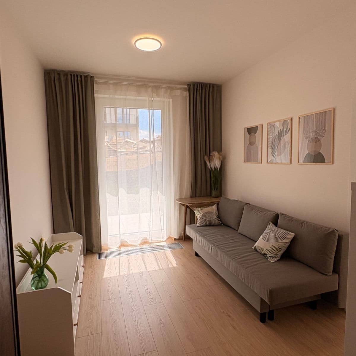 2 bedroom with open-plan kitchen flat to rent, 43 m², Haenkeho, Prague, Prague 2 bedroom with open-plan kitchen flat to rent, 43 m², Haenkeho, Prague, Prague