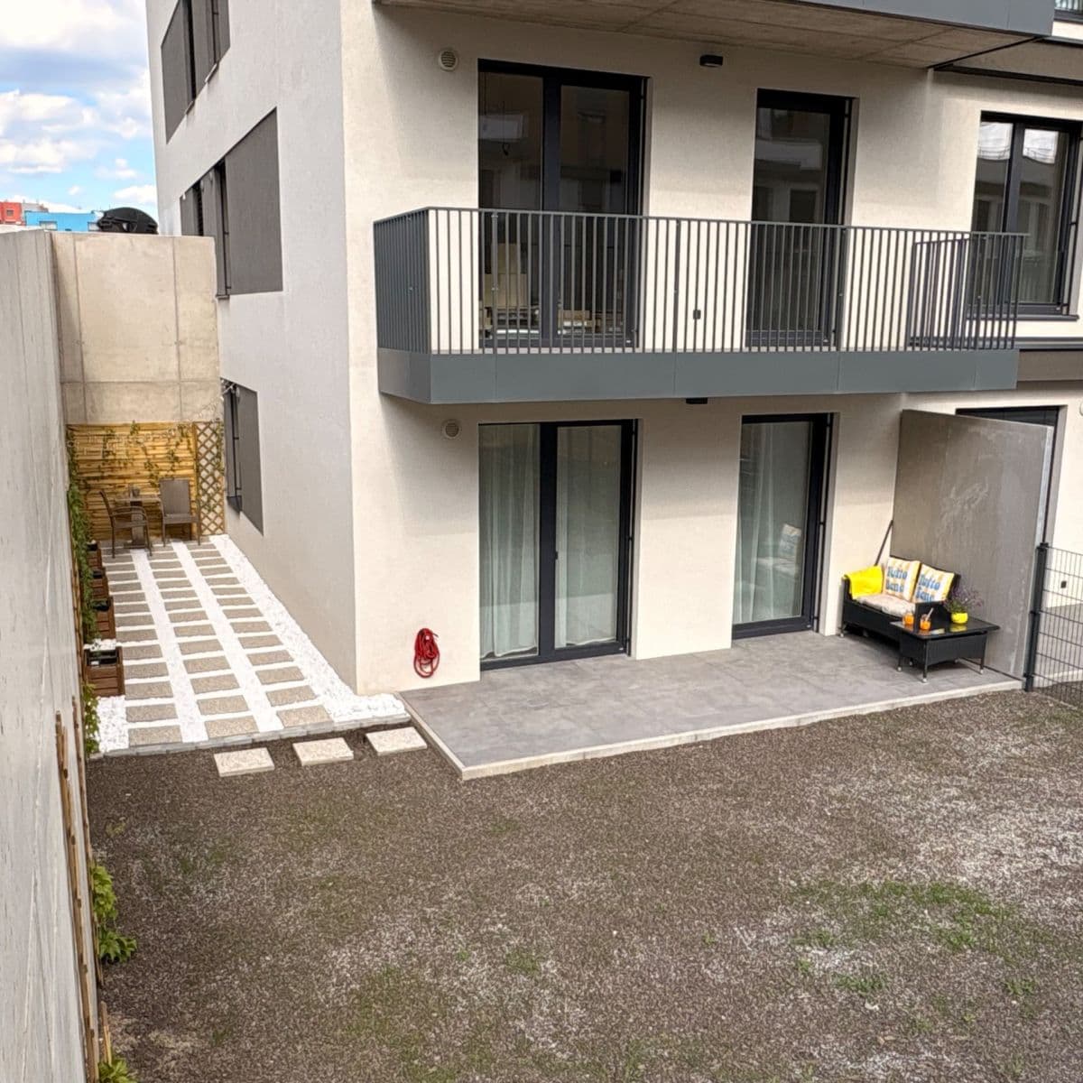 2 bedroom with open-plan kitchen flat to rent, 43 m², Haenkeho, Prague, Prague 2 bedroom with open-plan kitchen flat to rent, 43 m², Haenkeho, Prague, Prague